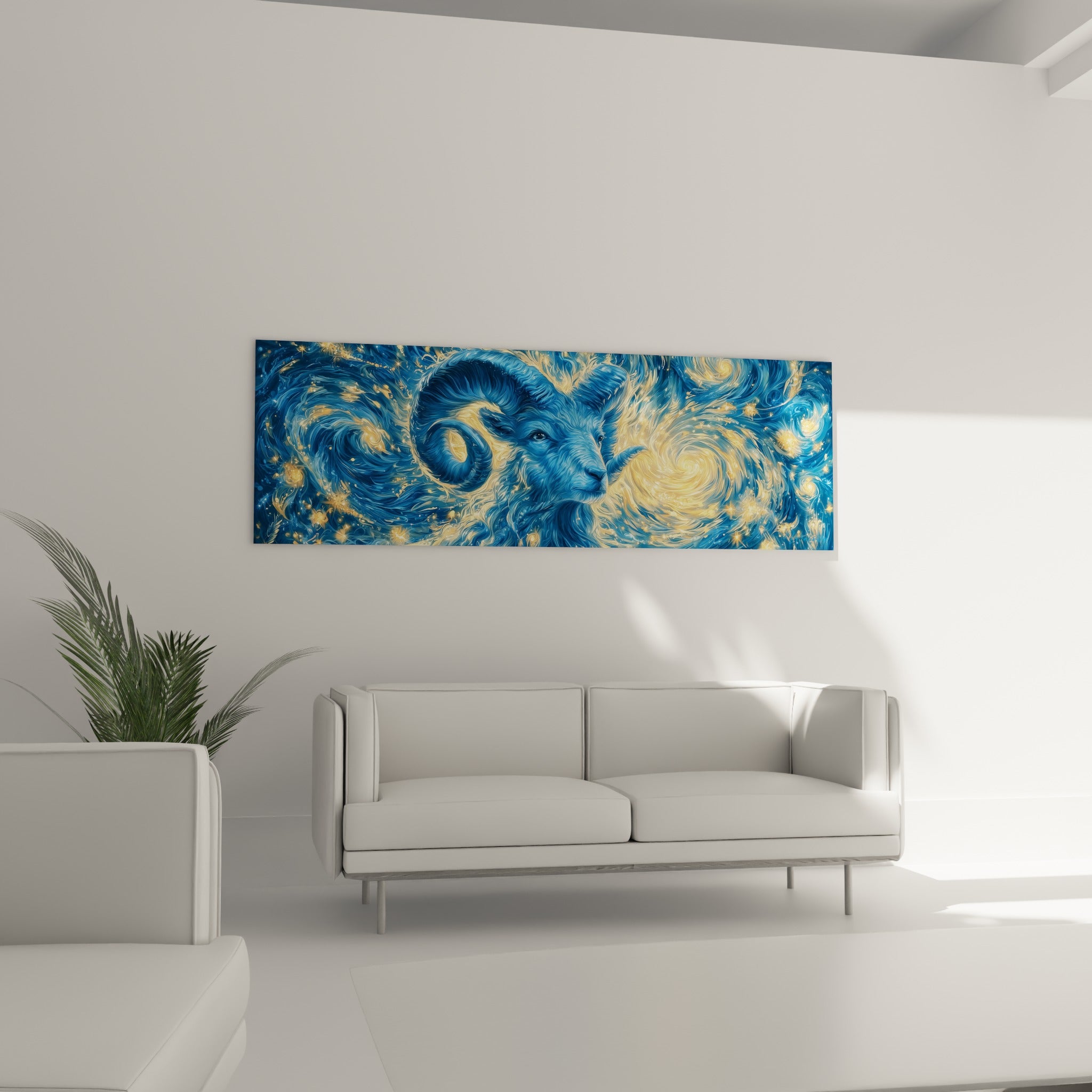 Regard perçant du bélier doré et bleu nuit, accroché au-dessus d'un canapé dans un salon lumineux