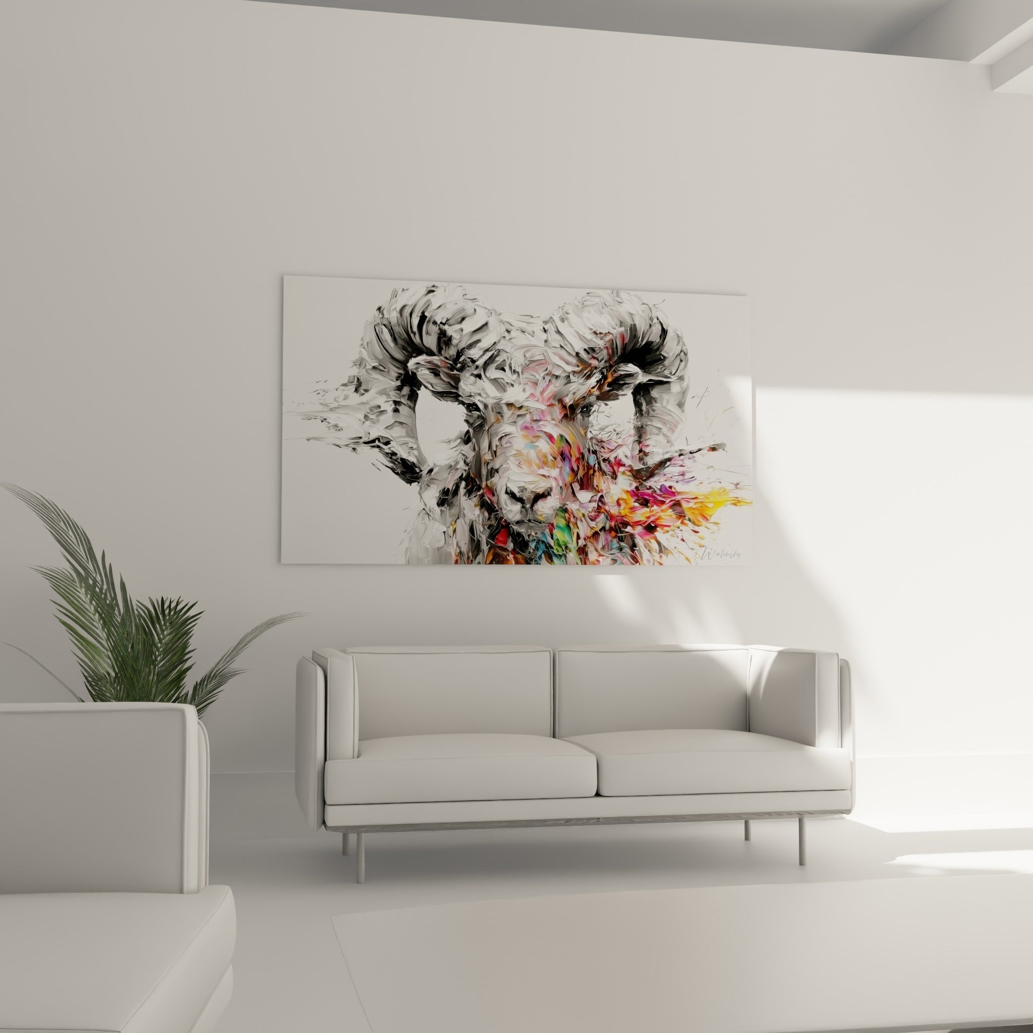 Museau multicolore et regard intense de ce bélier peint, au-dessus d'un canapé dans un salon lumineux