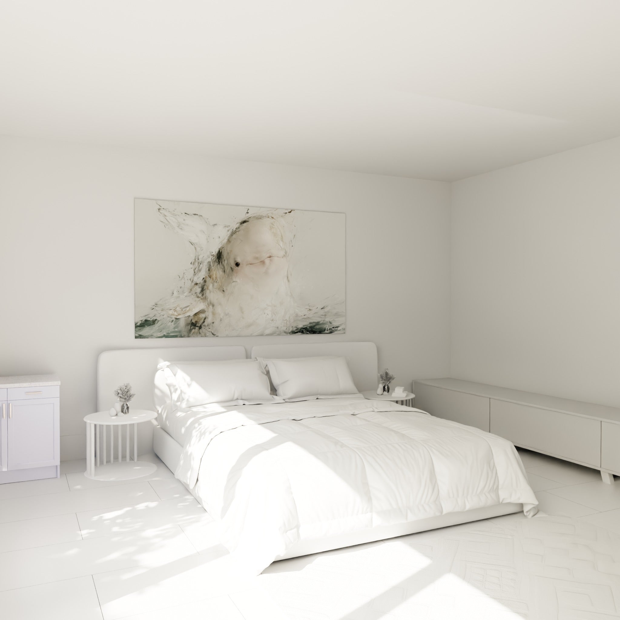 Créature marine blanche et ocre au-dessus d'un lit dans une chambre claire