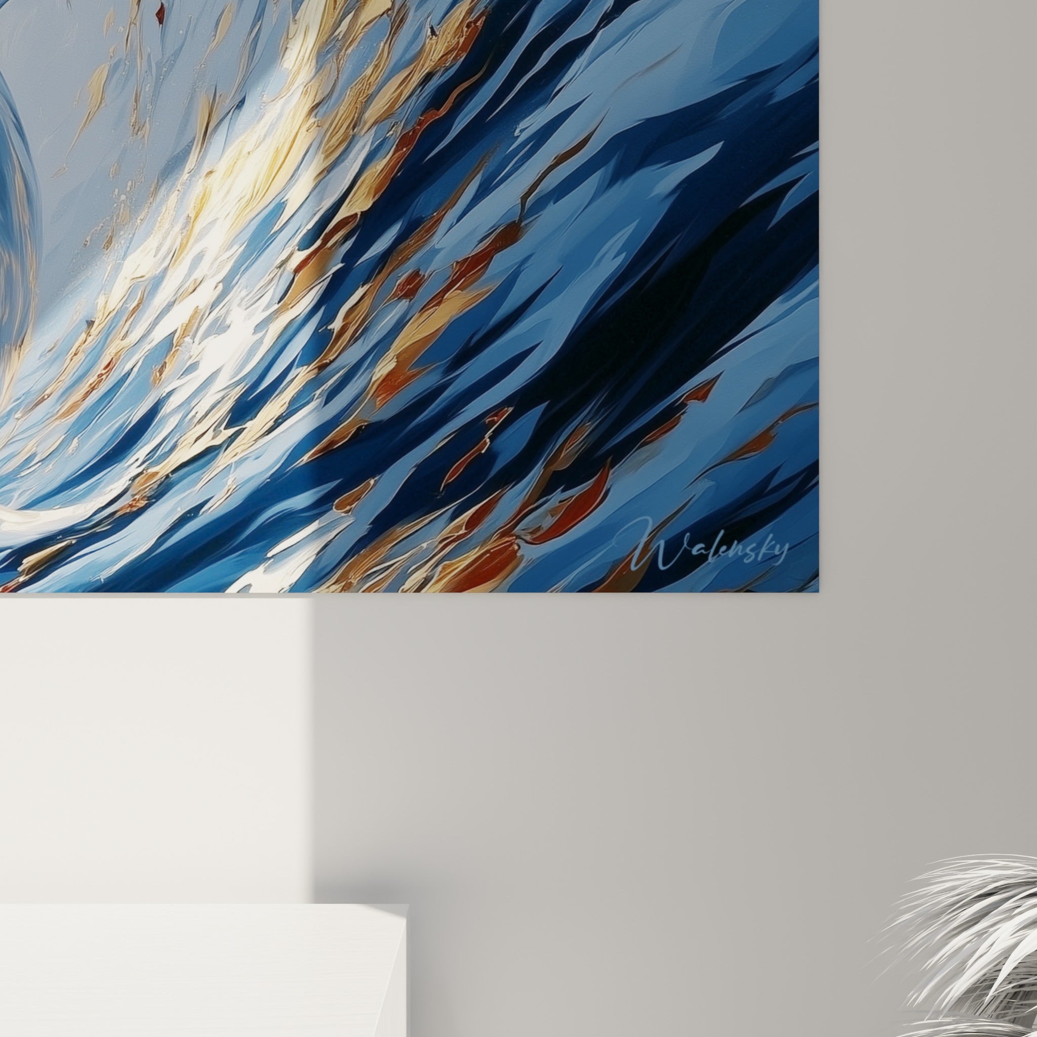 Empâtements dorés et coulures bleu marine visibles de près sur la toile représentant ce beluga marin