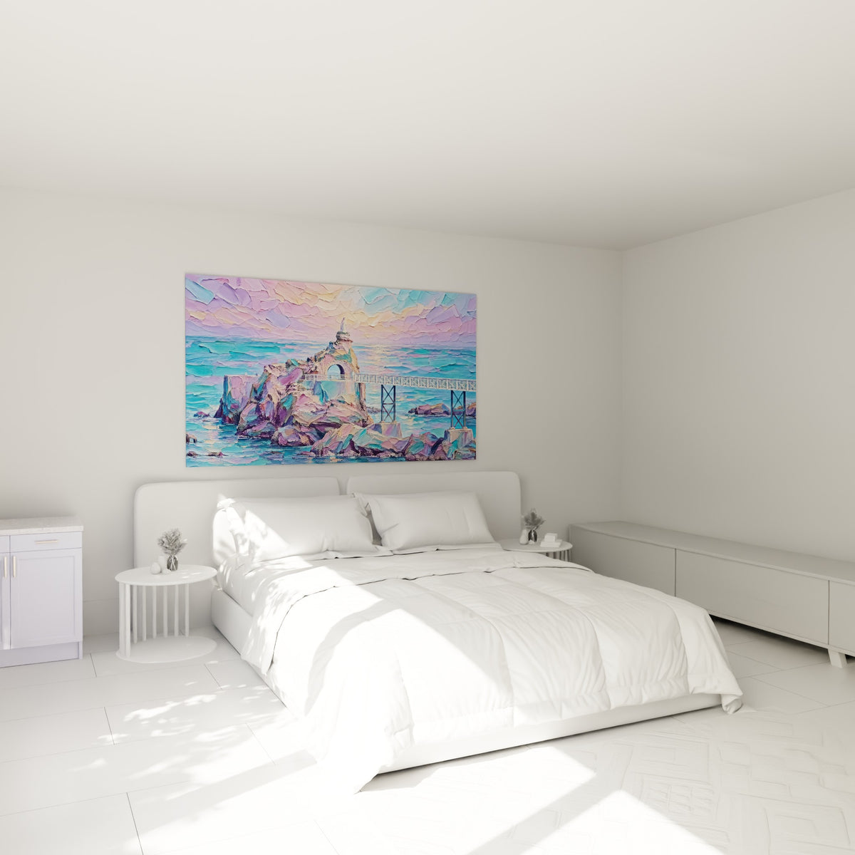 Passerelle blanche menant au Rocher de la Vierge, teintes mauves et roses, au-dessus d'un lit dans une chambre claire