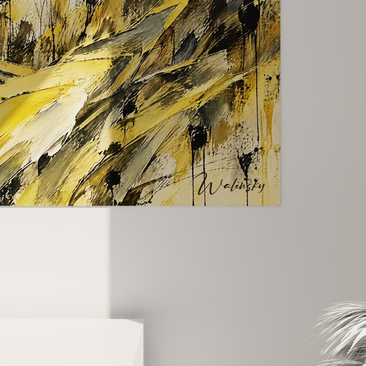 Empâtements jaunes et coulures noires révélant la texture rugueuse des herbes et du ciel aquarelle