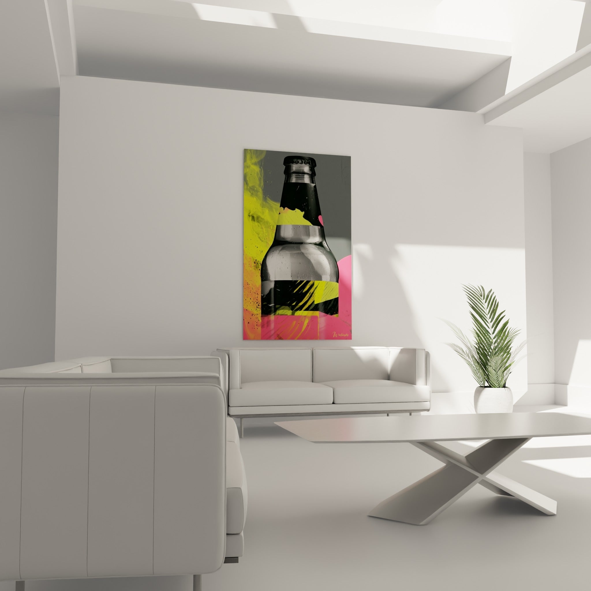 Bouteille métallique grise entourée de peinture jaune et rose vive, au-dessus d'un canapé dans un salon lumineux