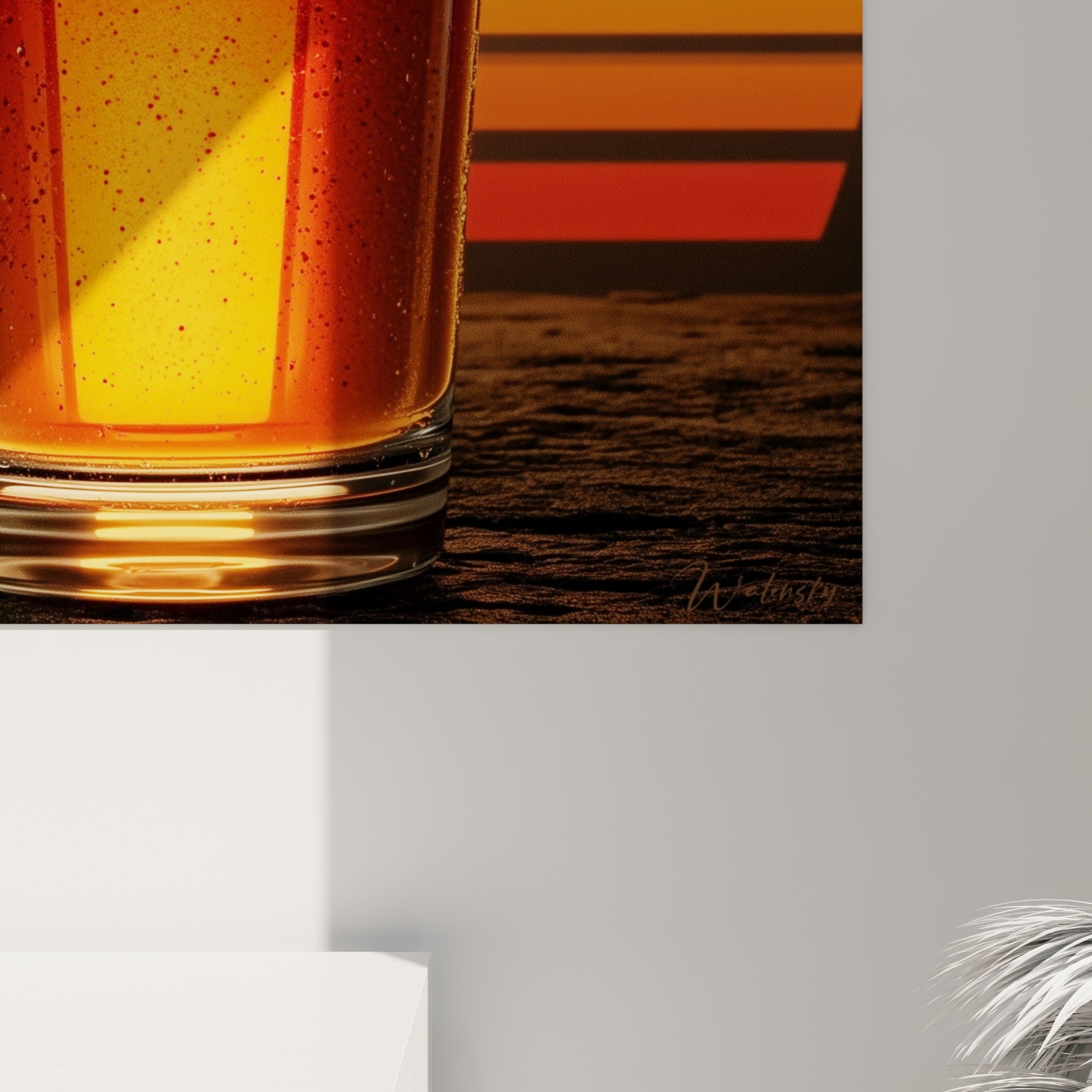 Gouttelettes et bulles visibles sur le verre ambré, textures orange et crème en détail rapproché