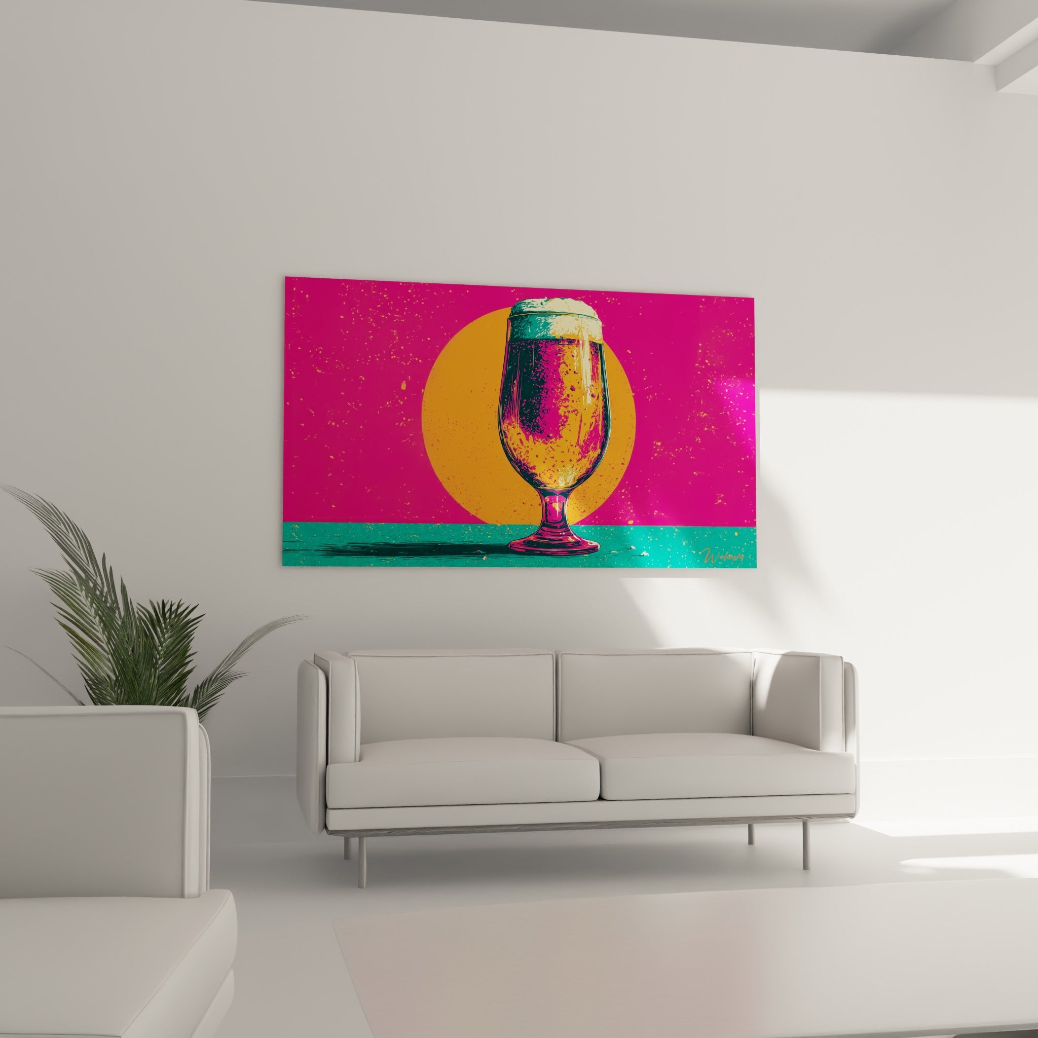 Silhouette d'un verre de bière orange et rose sur fond graphique, au-dessus d'un canapé dans un salon lumineux
