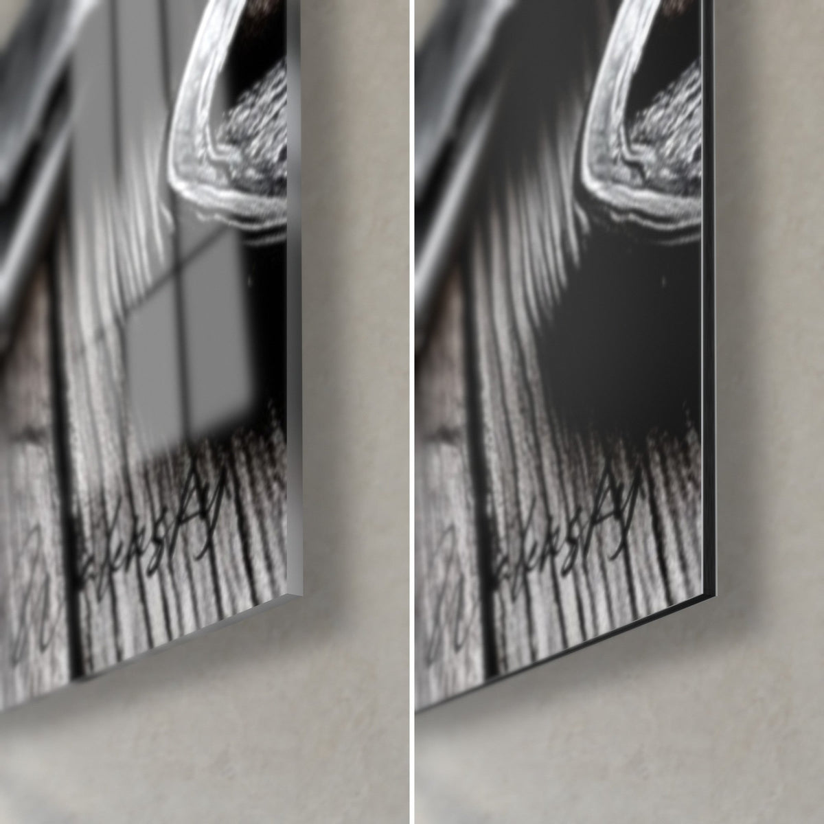 Schilderij van een bruin bier met beige schuim, rechtsonder hoek: glanzend acrylglas links, mat zwart Dibond-aluminium rechts, rand van 3 mm