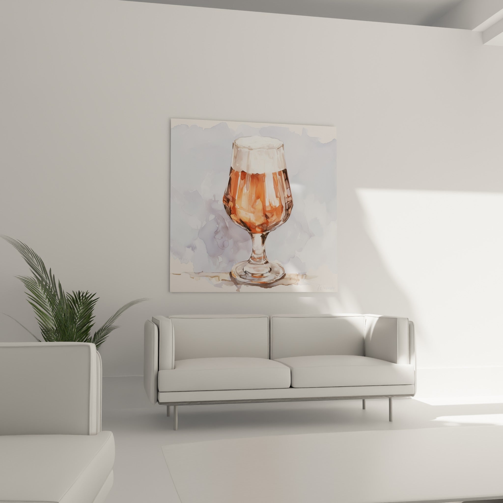 Breuvage orangé surmonté de mousse crémeuse, suspendu au-dessus d'un canapé dans un salon lumineux