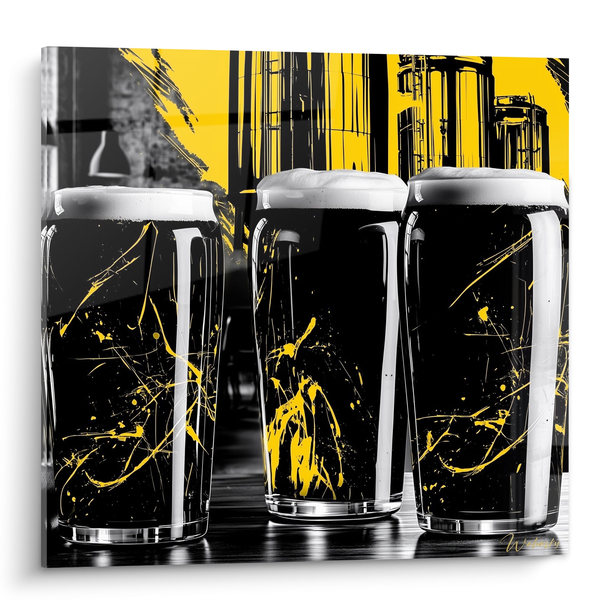 Trois pintes noires éclaboussées de jaune vif, mousse blanche débordante, style graphique pop