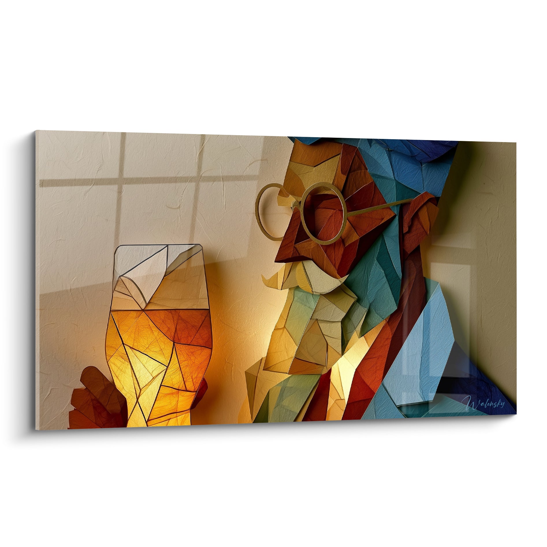 Portrait cubiste tenant un verre ambré doré, facettes bleu marine et terracotta, style géométrique