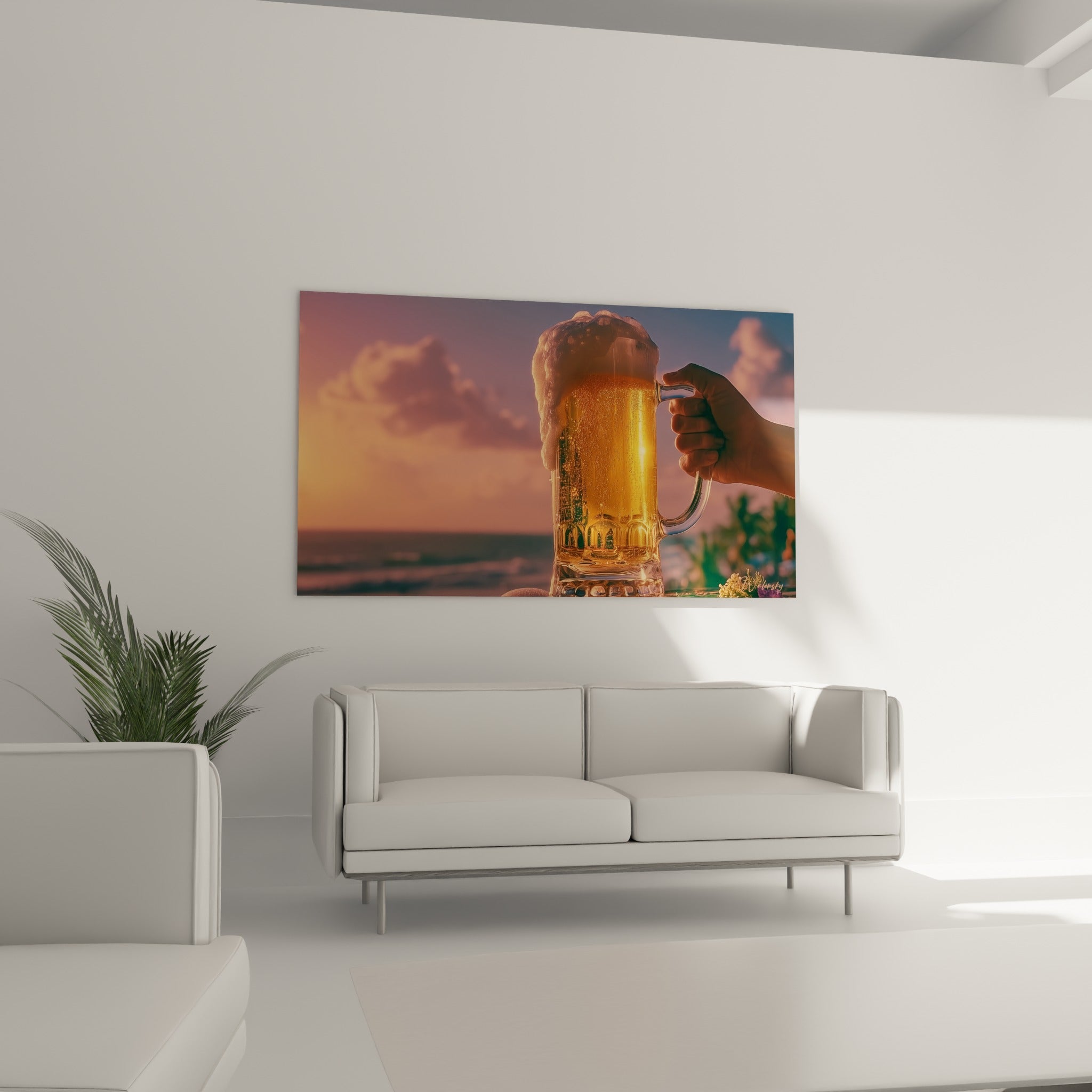 Verre de bière doré aux gouttelettes fines au-dessus d'un canapé dans un salon lumineux