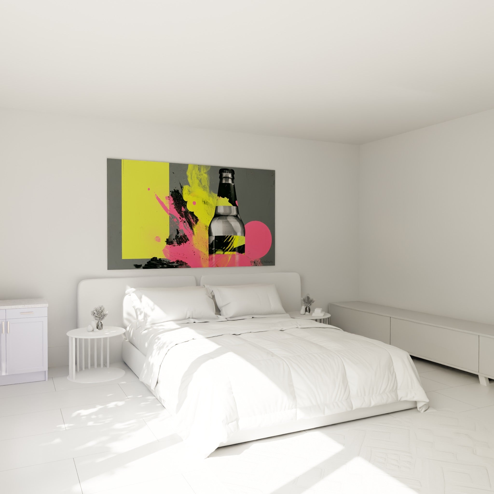 Explosion colorée jaune et rose autour d'une bouteille grise, accrochée au-dessus d'un lit dans une chambre claire