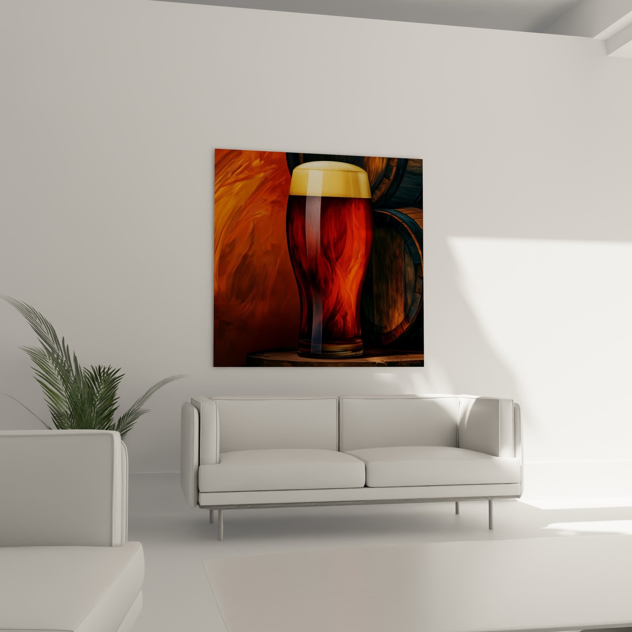 Verre à bière rouge orangé et fûts bruns accrochés au-dessus d'un canapé dans un salon lumineux