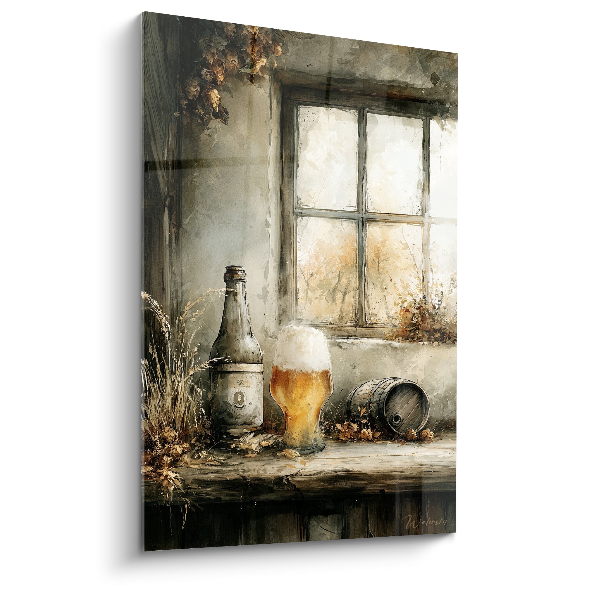 Bouteille et verre de bière ambrée gris anthracite posés devant une fenêtre lumineuse