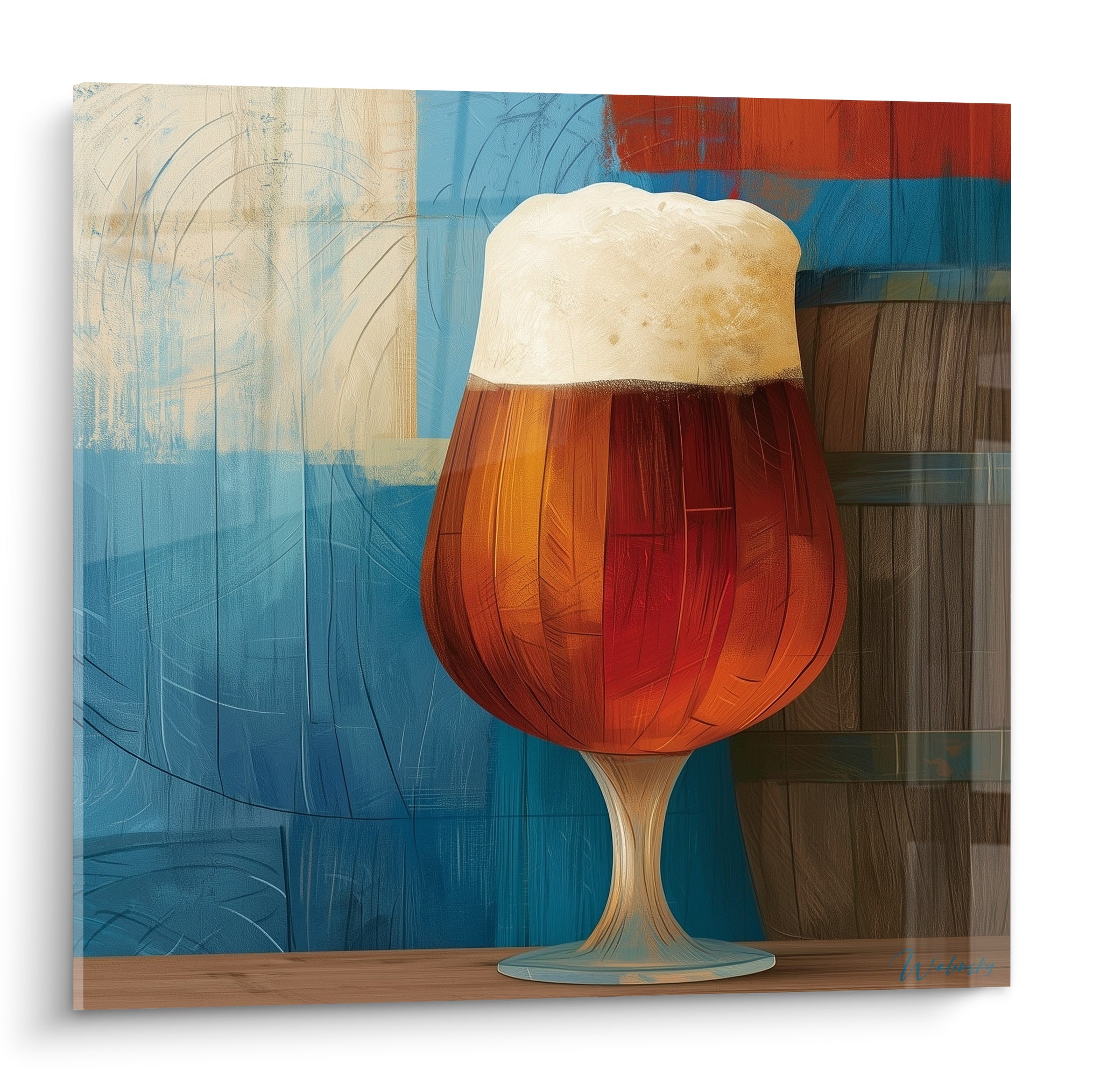 Verre de bière ambré et terracotta à mousse crémeuse devant un fond bleu et un tonneau anthracite