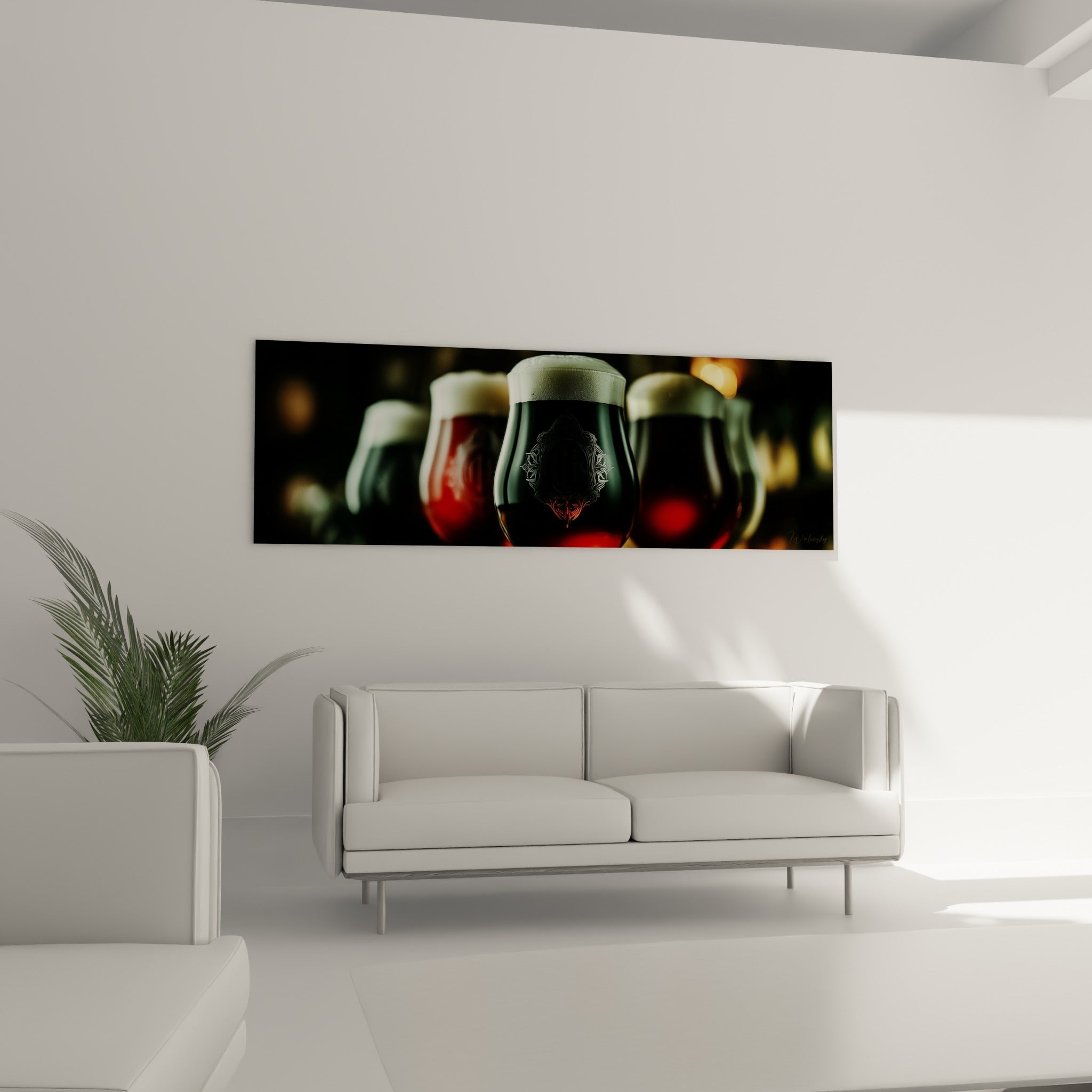 Verres de bière brune et rouge aux reflets dorés, au-dessus d'un canapé dans un salon lumineux
