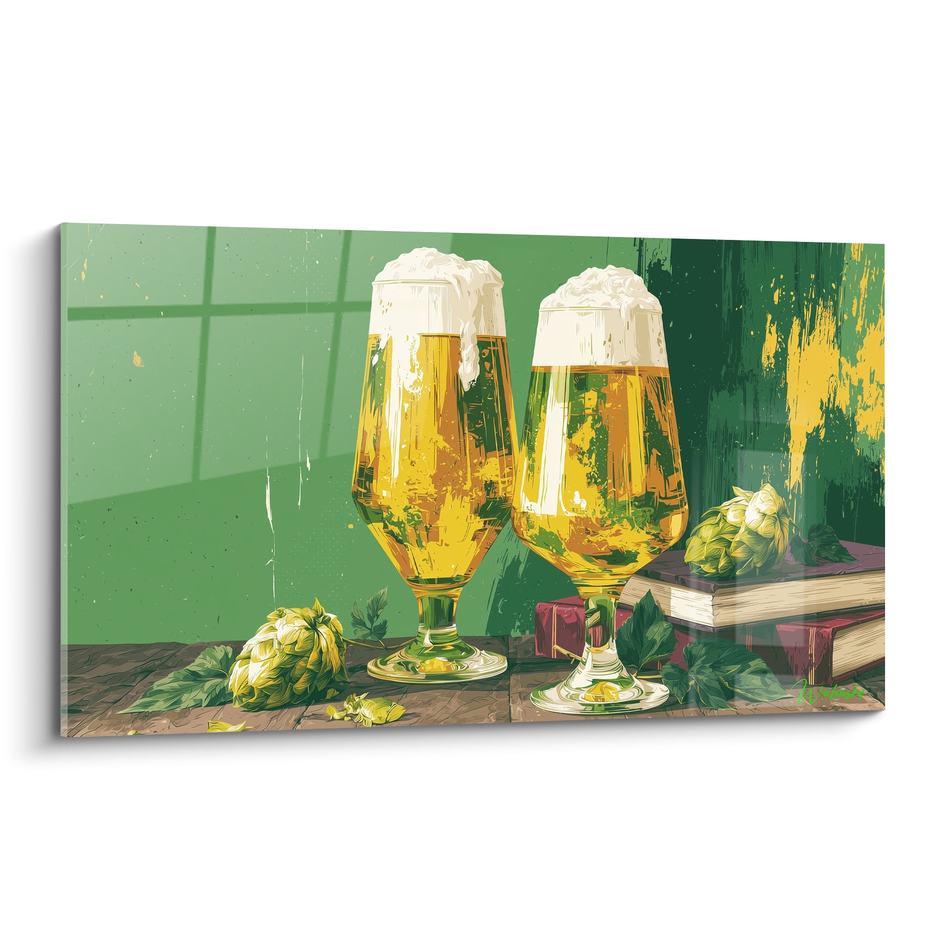 Verres de bière dorés et mousse blanche sur fond vert sauge avec houblon frais