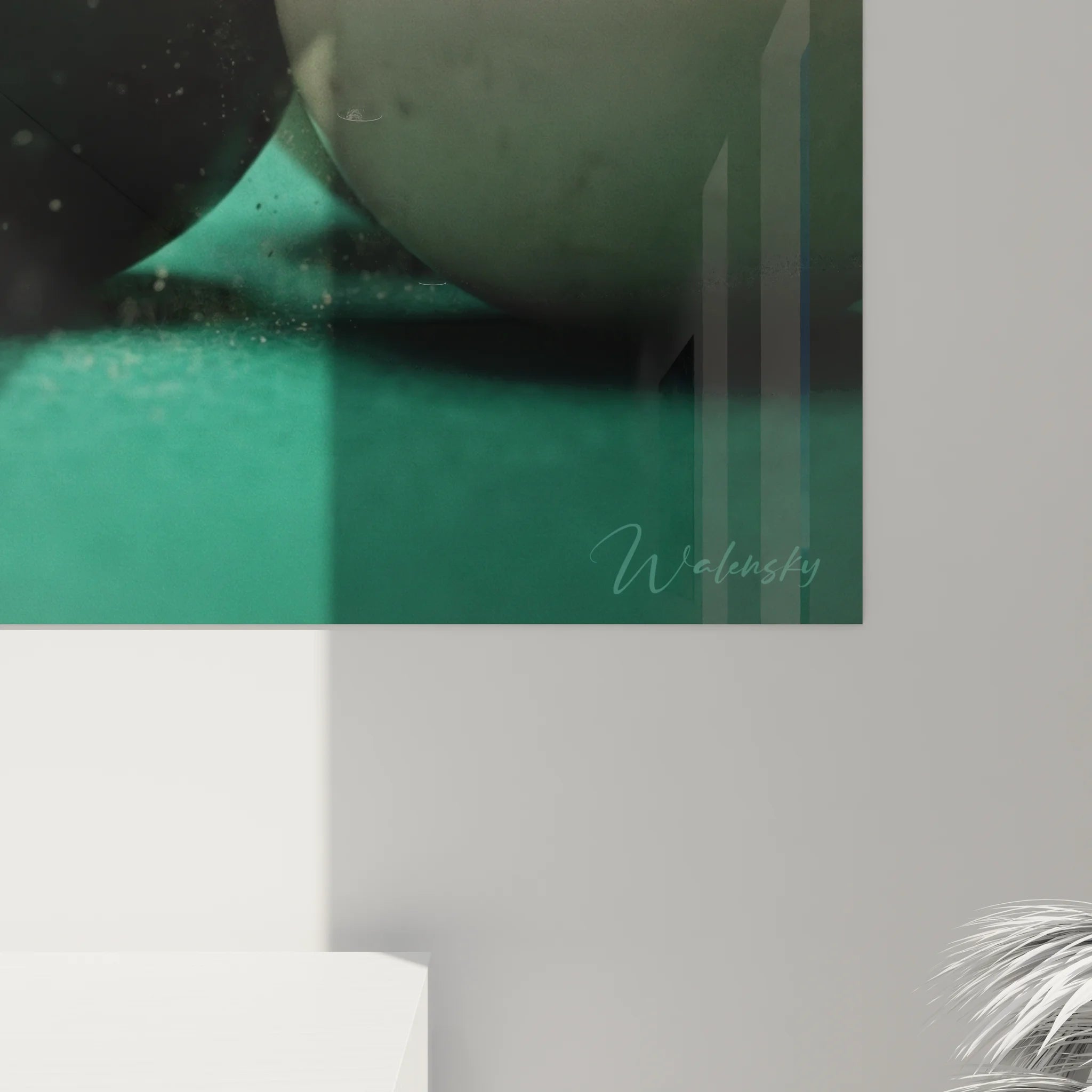 Vue d'ensemble tableau billard boule 8 dans salon, art mural sport pour décoration moderne