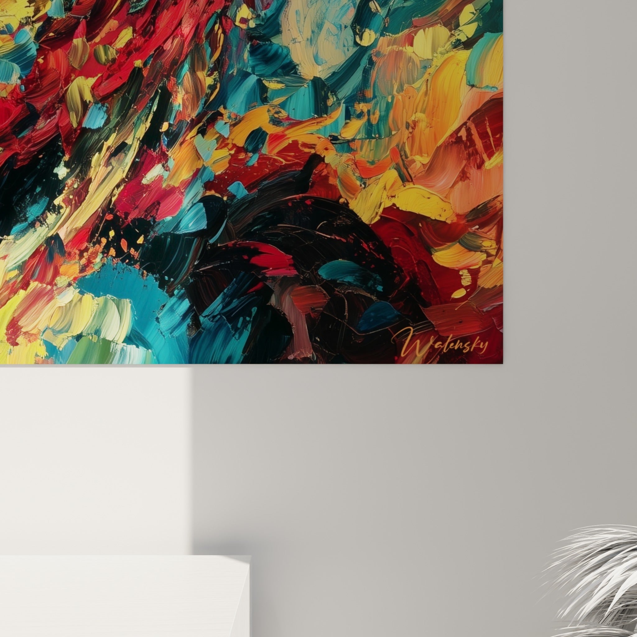 Empâtements épais et coulures dorées, rouges et turquoise composant le symbole Bitcoin en gros plan