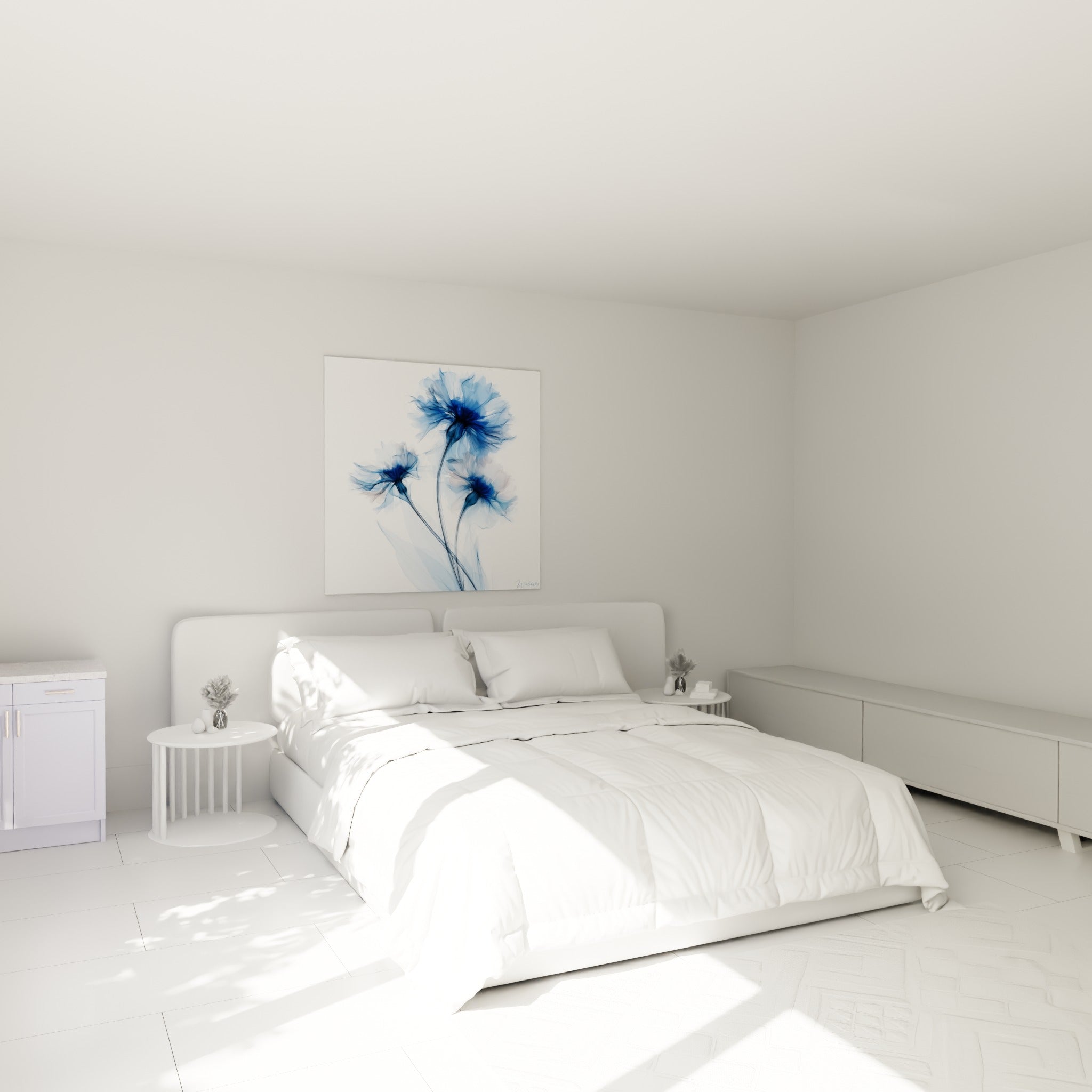 Fleurs de bleuet bleu marine et gris pastel au-dessus d'un lit dans une chambre claire