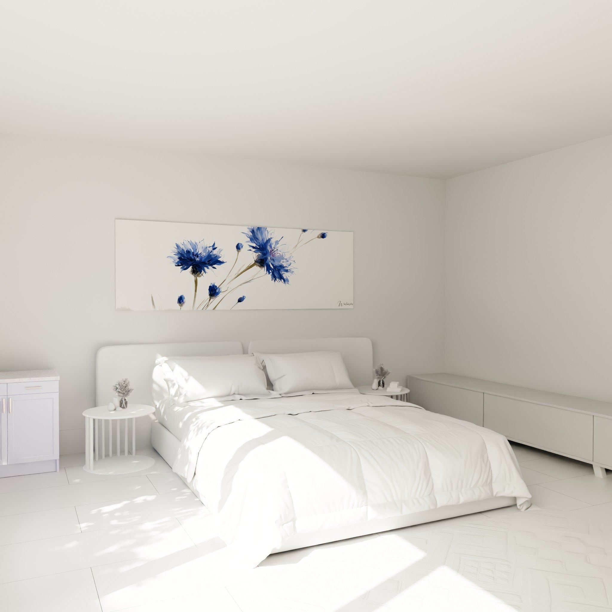 Bouquet de bleuets bleu marine et beige accroché au-dessus d'un lit dans une chambre claire