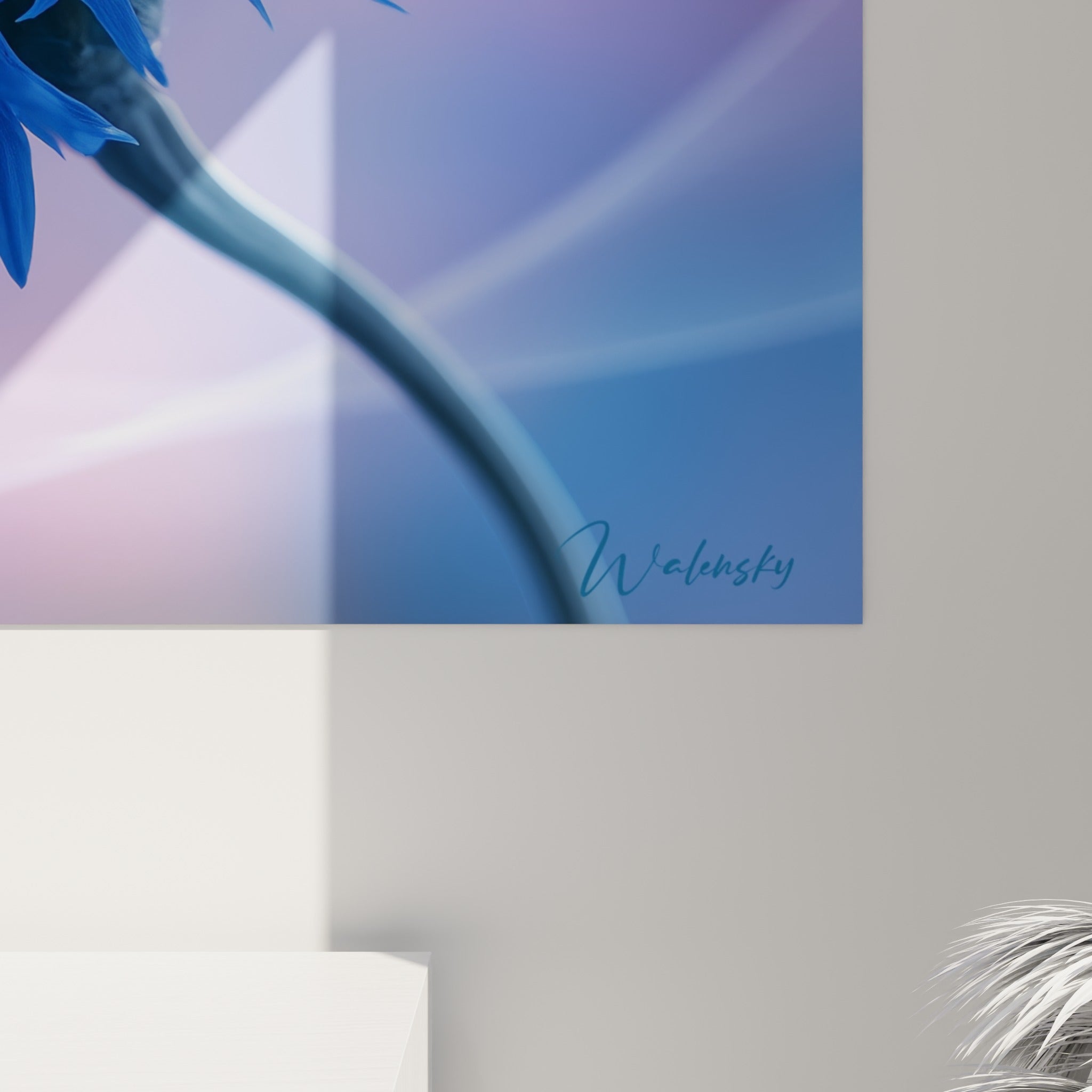 Grain et matière de l'impression du bleuet bleu et blanc, coulures mauves se fondant en transparence