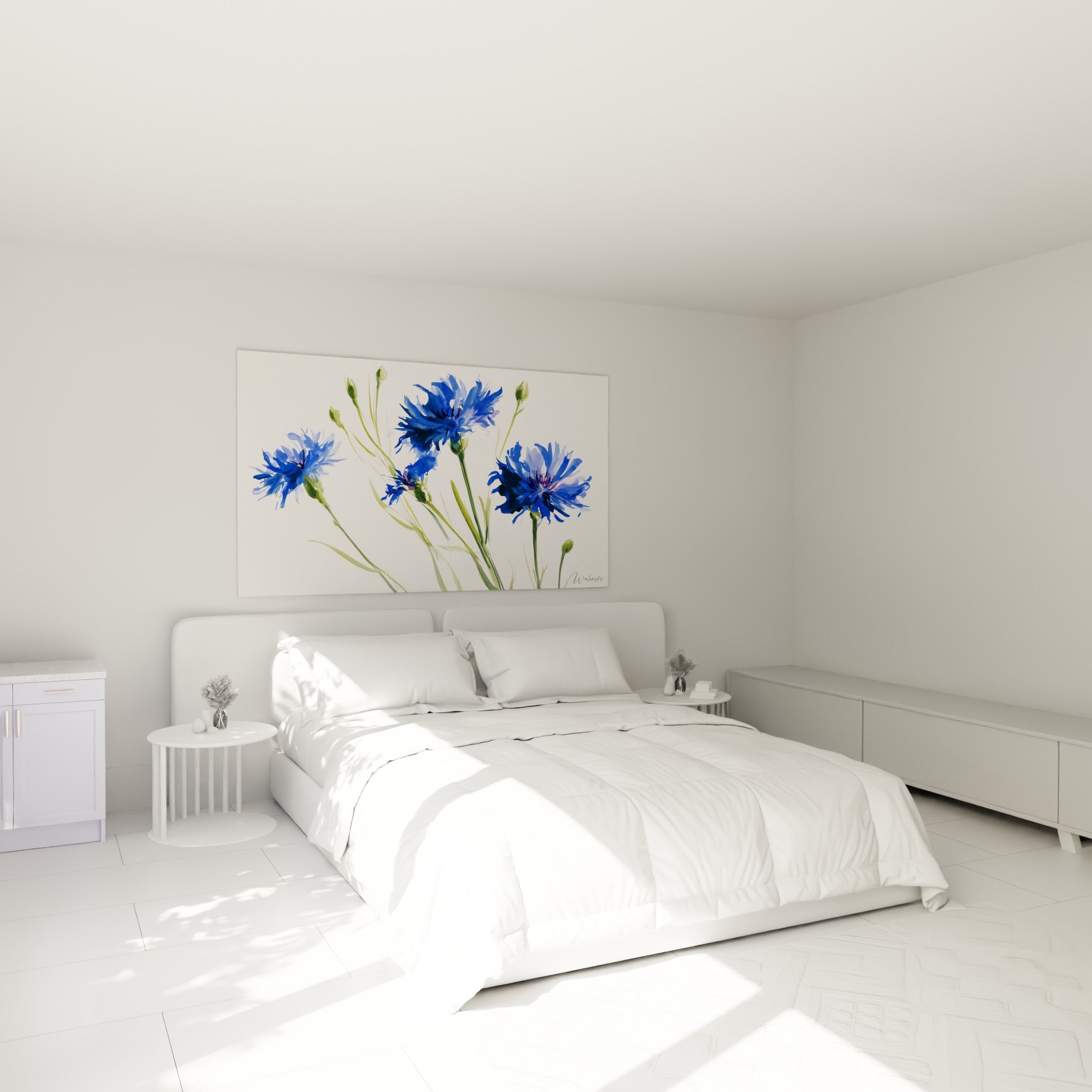 Bouquet de bleuets bleu marine et vert olive accroché au-dessus d'un lit dans une chambre claire