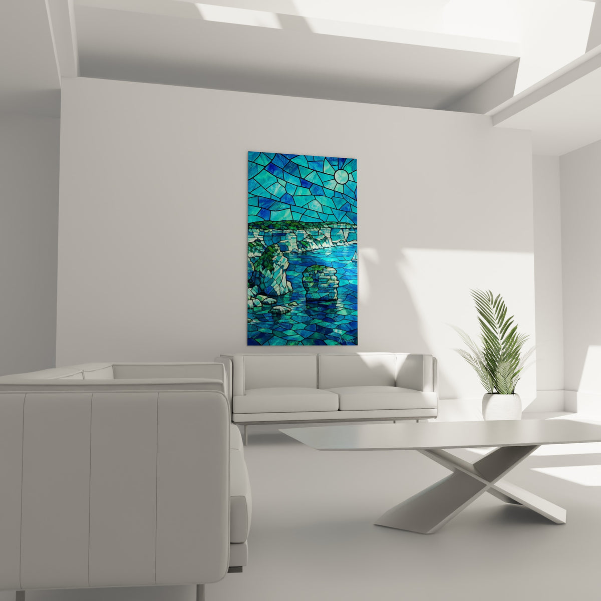 Rochers blanc crème émergeant d'une mer bleu profond en mosaïque, au-dessus d'un canapé dans un salon lumineux