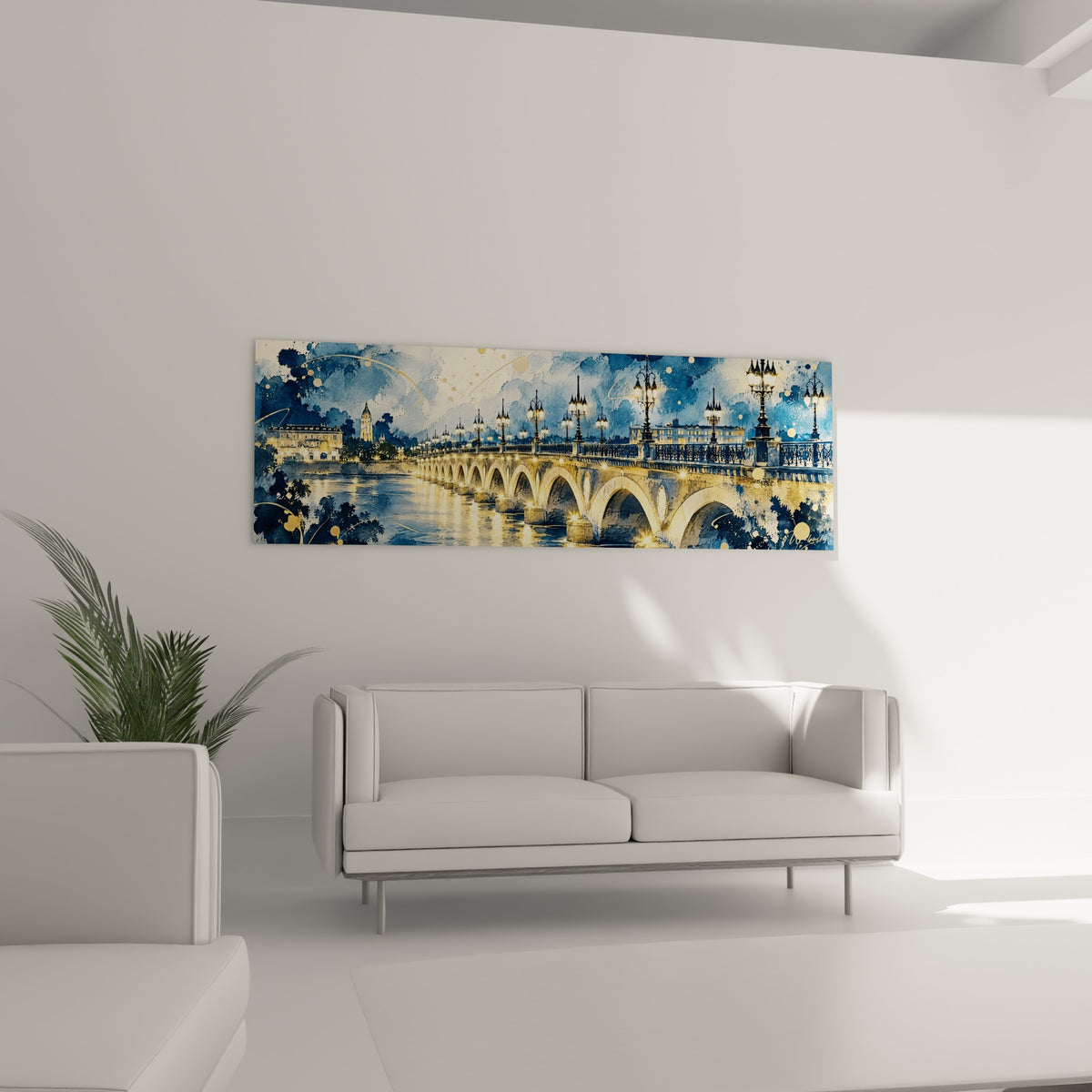 Reflets dorés sur eau bleu marine sous un pont de pierre, au-dessus d'un canapé dans un salon lumineux