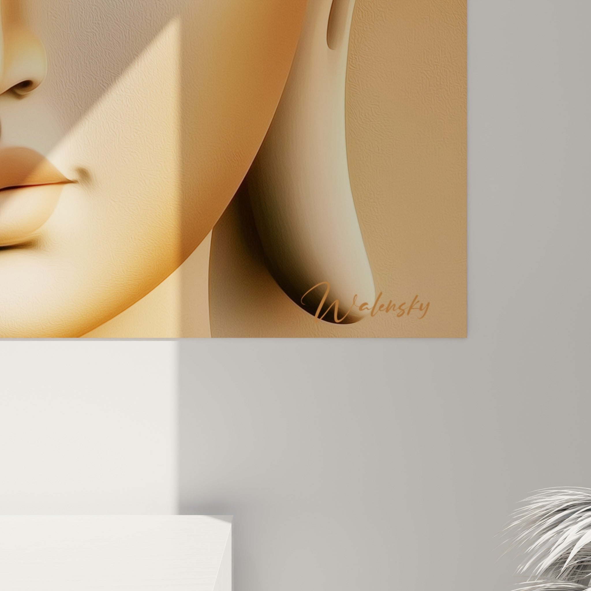 Fragments beige et blanc cassé se détachant du visage sculpté, grain fin et relief marqué de la toile