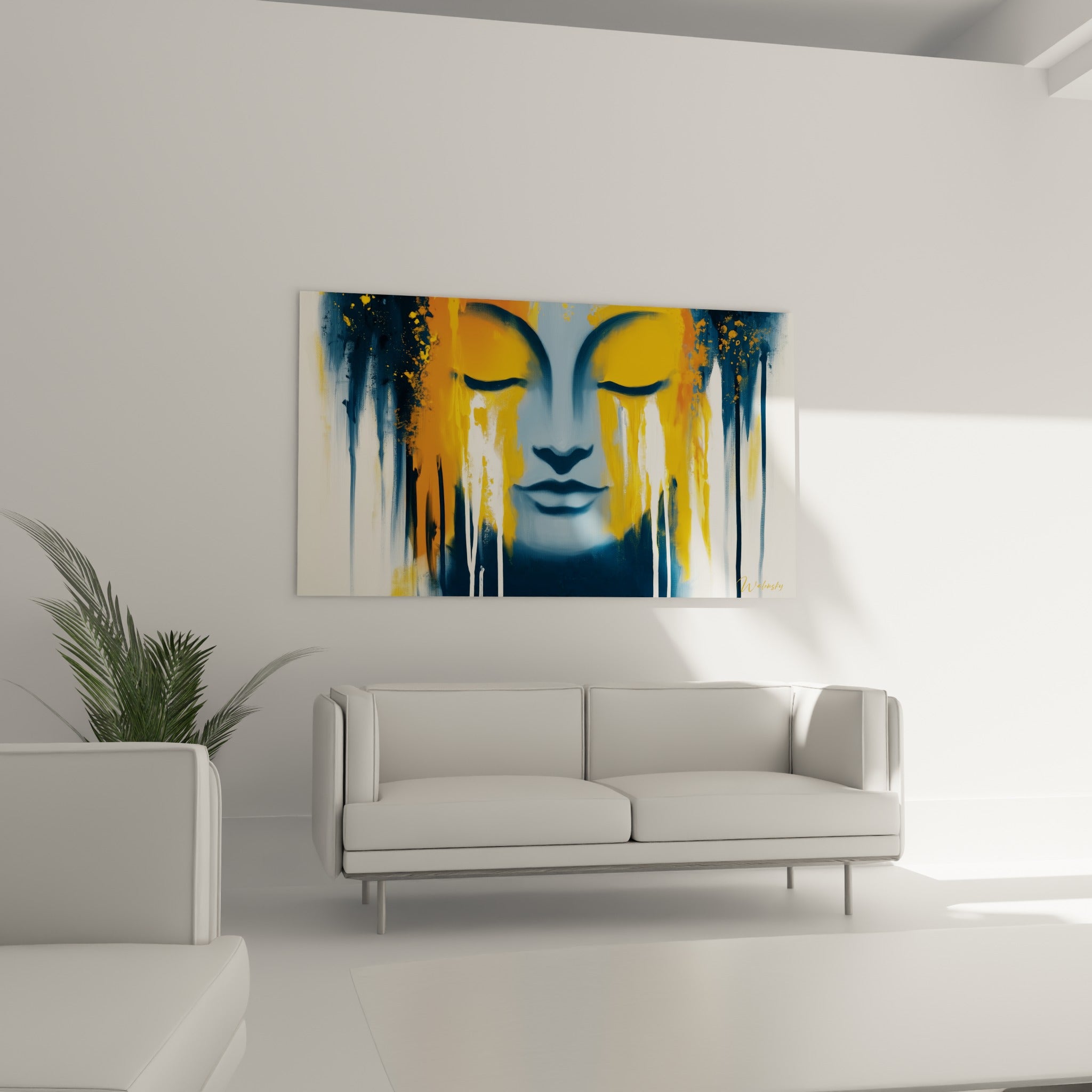 Bouddha méditatif en bleu marine et jaune doré, au-dessus d'un canapé dans un salon lumineux