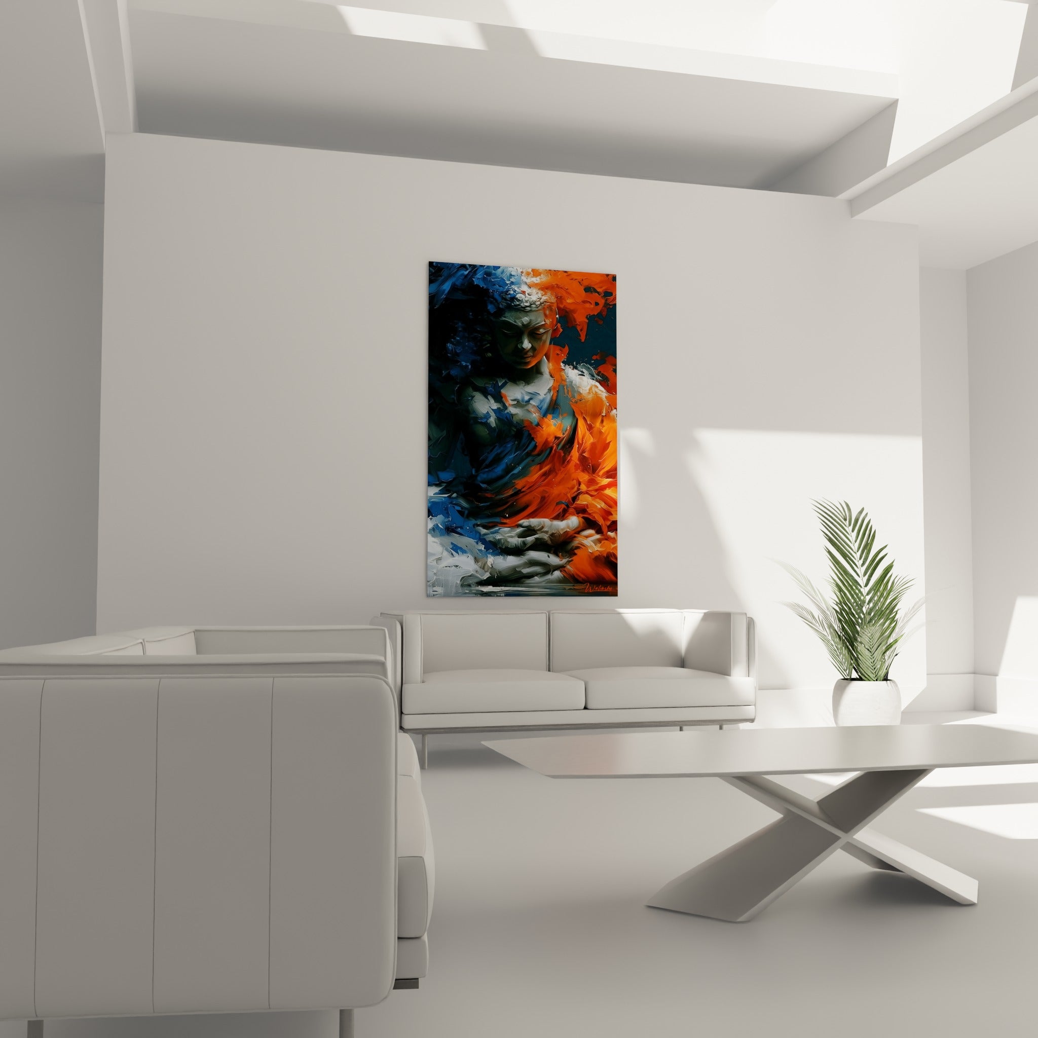 Figure sereine du Bouddha peinte en orange incandescent et bleu marine, au-dessus d'un canapé dans un salon lumineux.