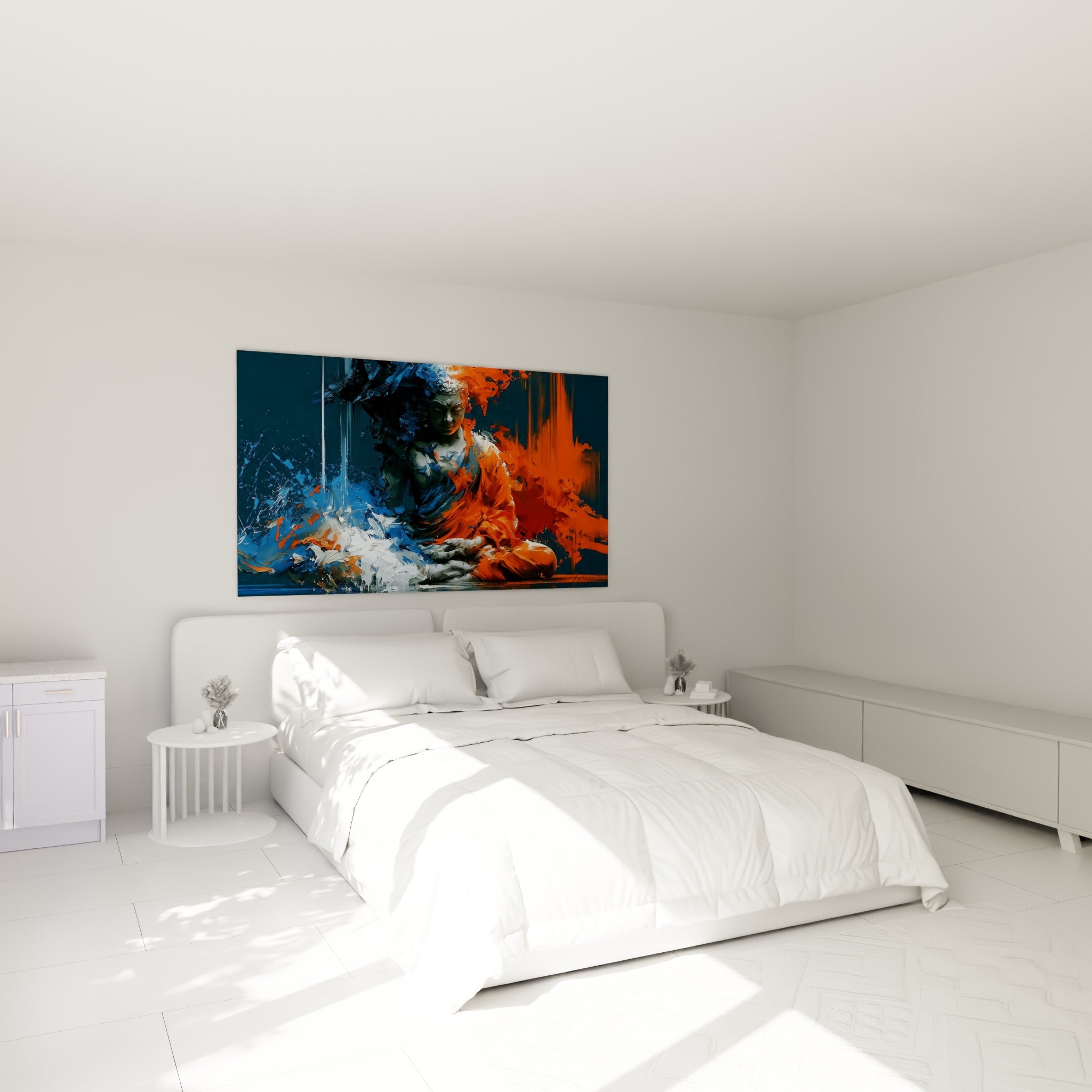 Silhouette de Bouddha aux tons bleu profond et orange incandescent, au-dessus d'un lit dans une chambre claire