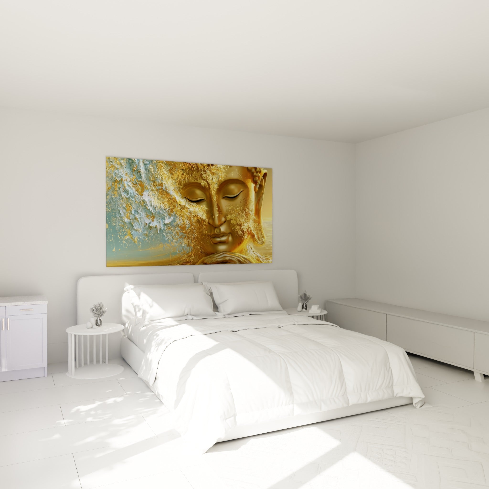 Visage doré serein du Bouddha, touches bleu pastel, au-dessus d'un lit dans une chambre claire