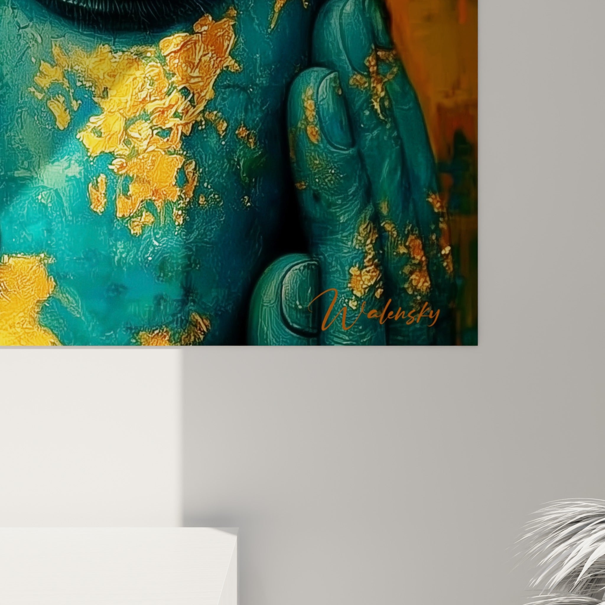 Matière dorée éclatée sur fond turquoise, empâtements et textures du Bouddha visibles de près