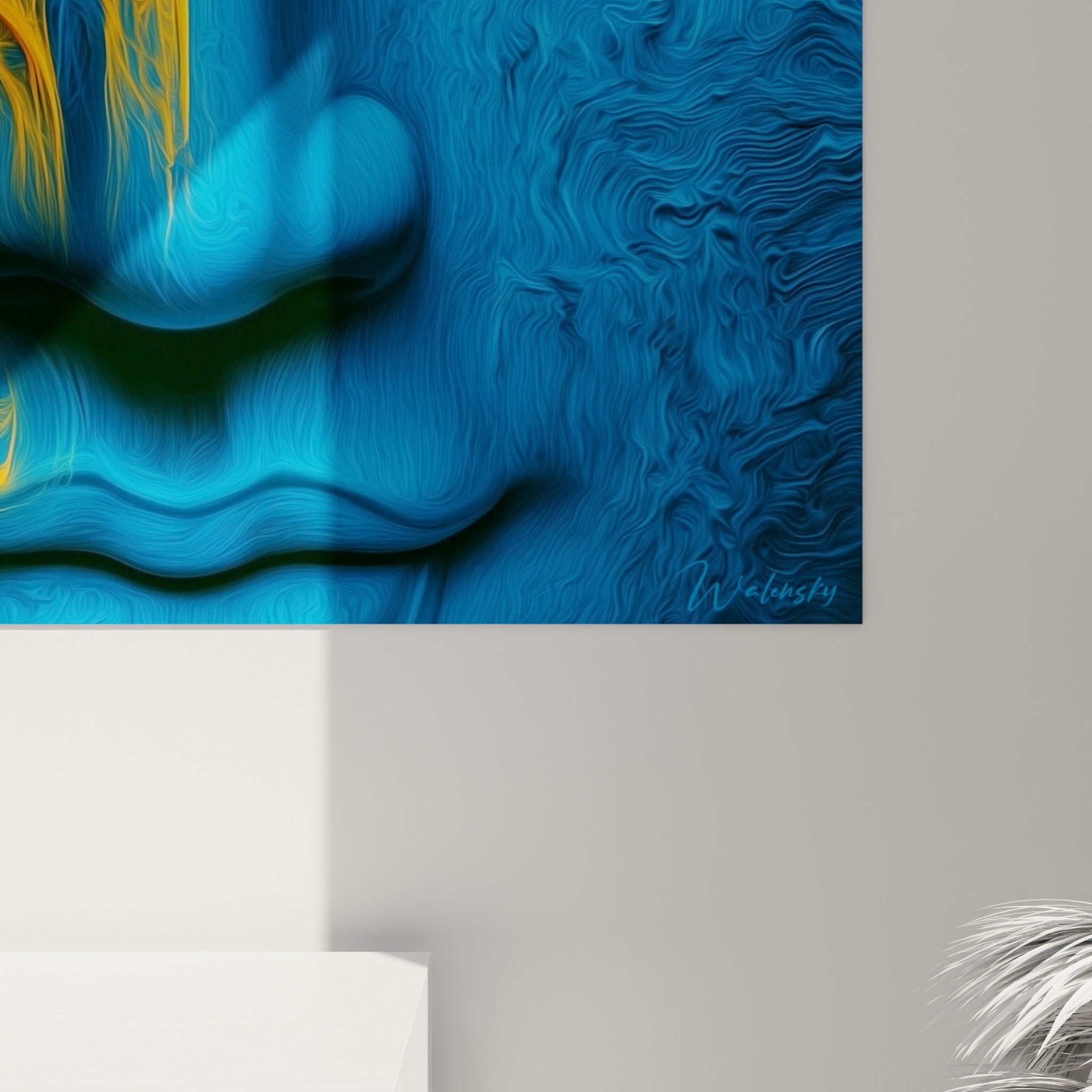 Détail des coulures dorées et du grain bleu anthracite sur la matière peinte du tableau