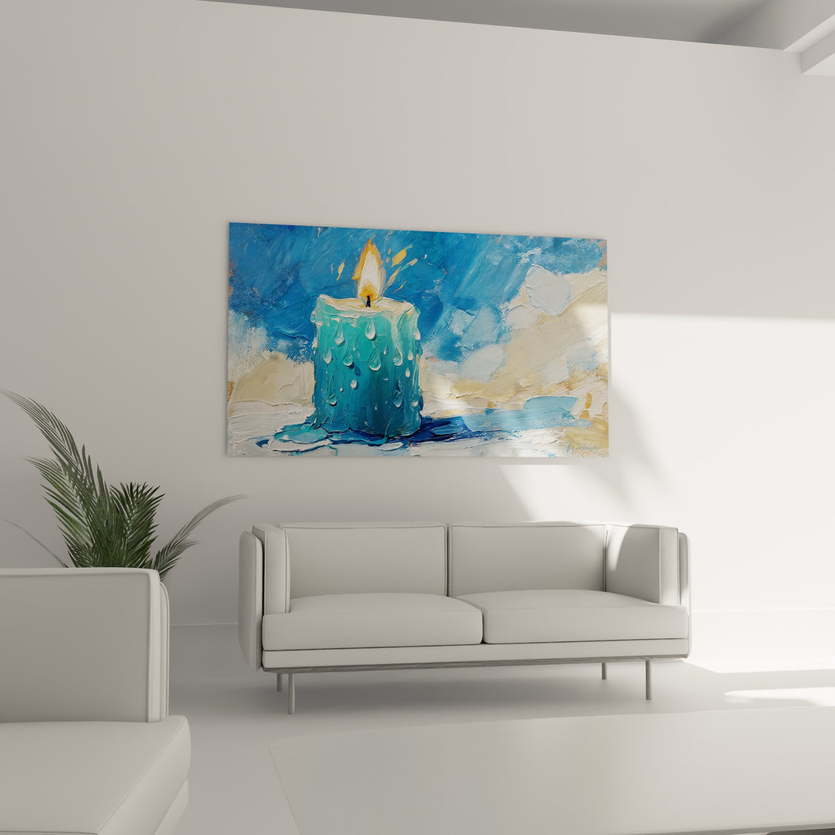 Cire bleutée et flamme ambrée d'une bougie peinte, au-dessus d'un canapé dans un salon lumineux