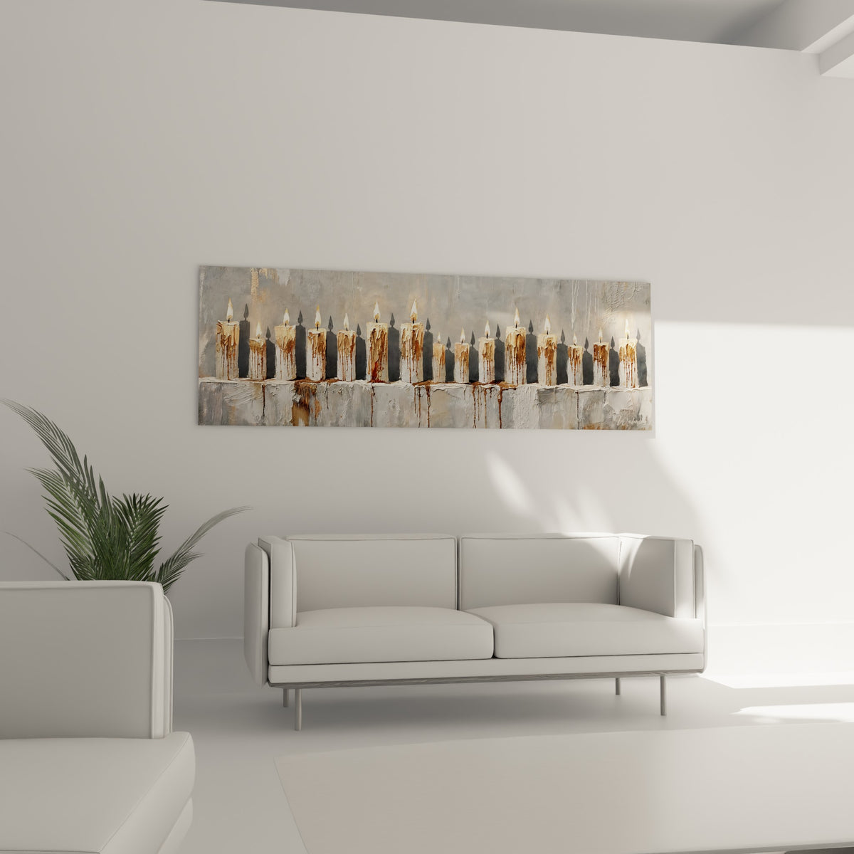 Flammes vacillantes et cire dorée peintes en relief, au-dessus d'un canapé dans un salon lumineux