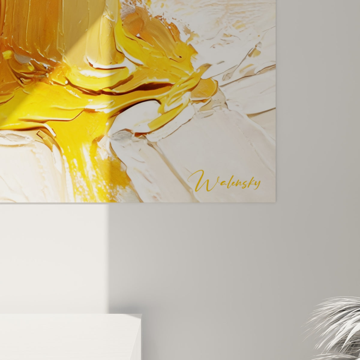 Empâtements épais de peinture dorée et blanche révélant la texture de la cire fondue et de la flamme