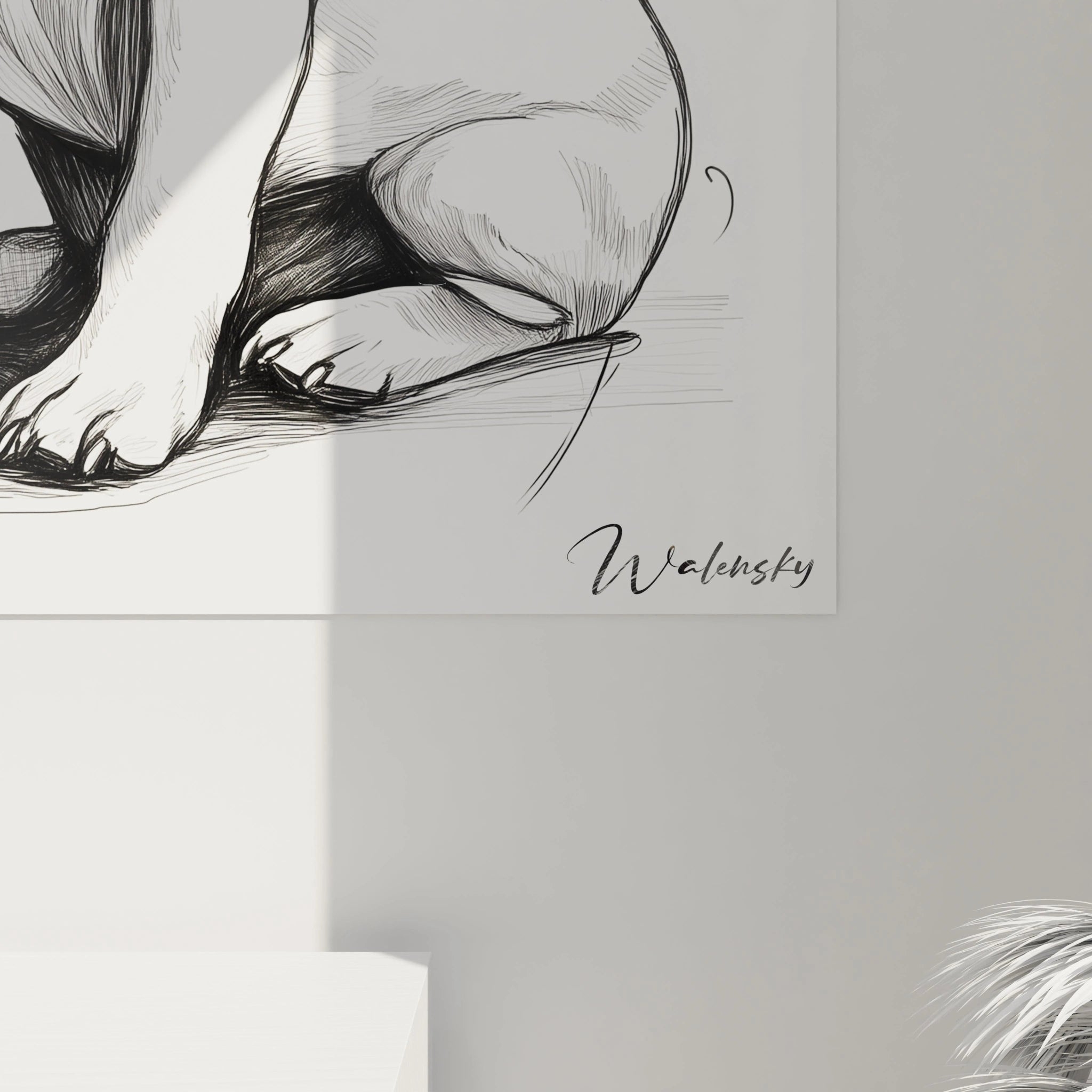 Tableau bouledogue français graphique représentant le chien avec tête légèrement inclinée et regard dirigé vers le haut. Rendu en noir et blanc par traits fins détaillant la structure faciale, les oreilles dressées et la posture alerte caractéristiques de cette race canine.