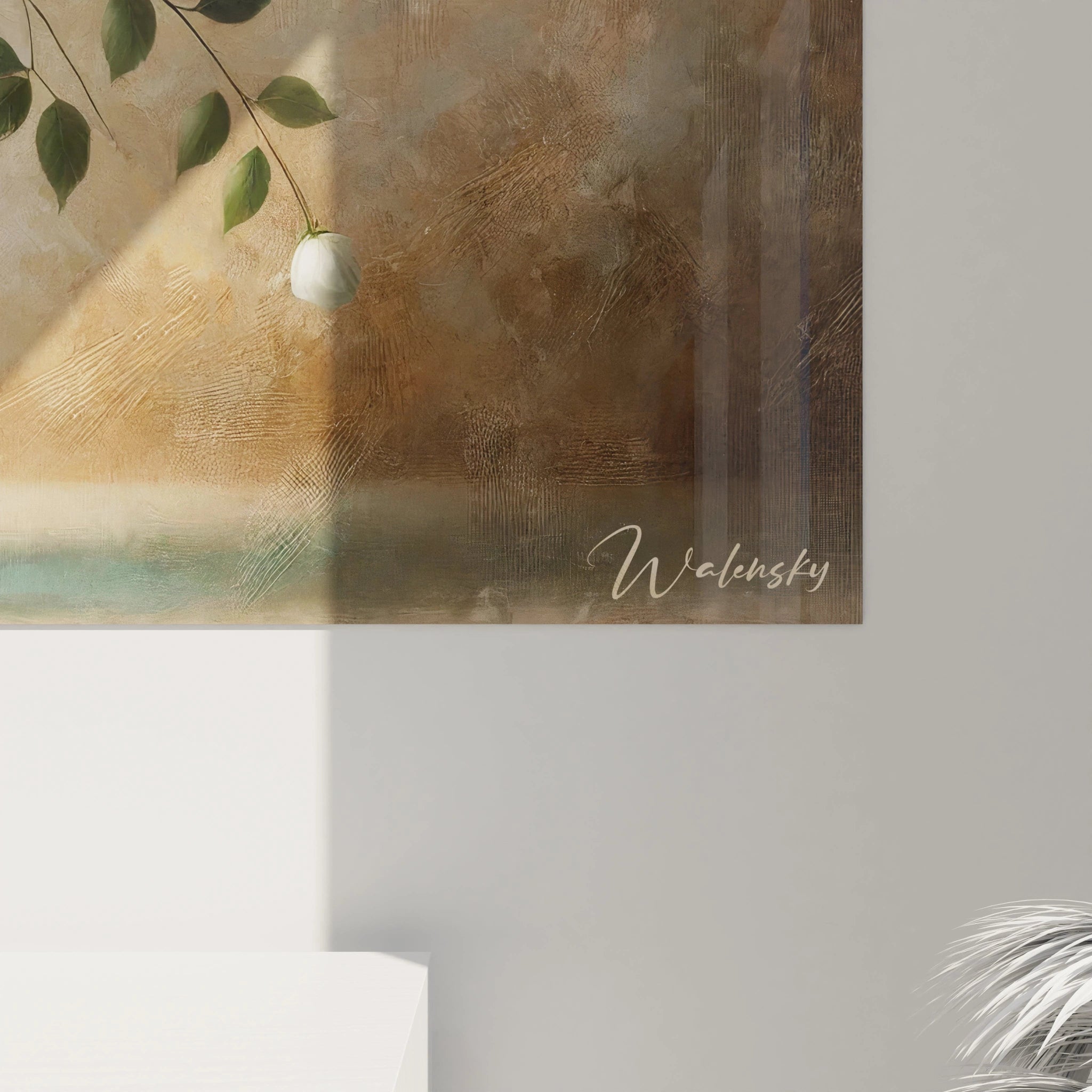 Vue de près du Tableau Fleur révélant les détails des pétales blancs et des feuilles vertes. Ce tableau met en valeur la délicatesse et l’équilibre des couleurs pour une touche de douceur.