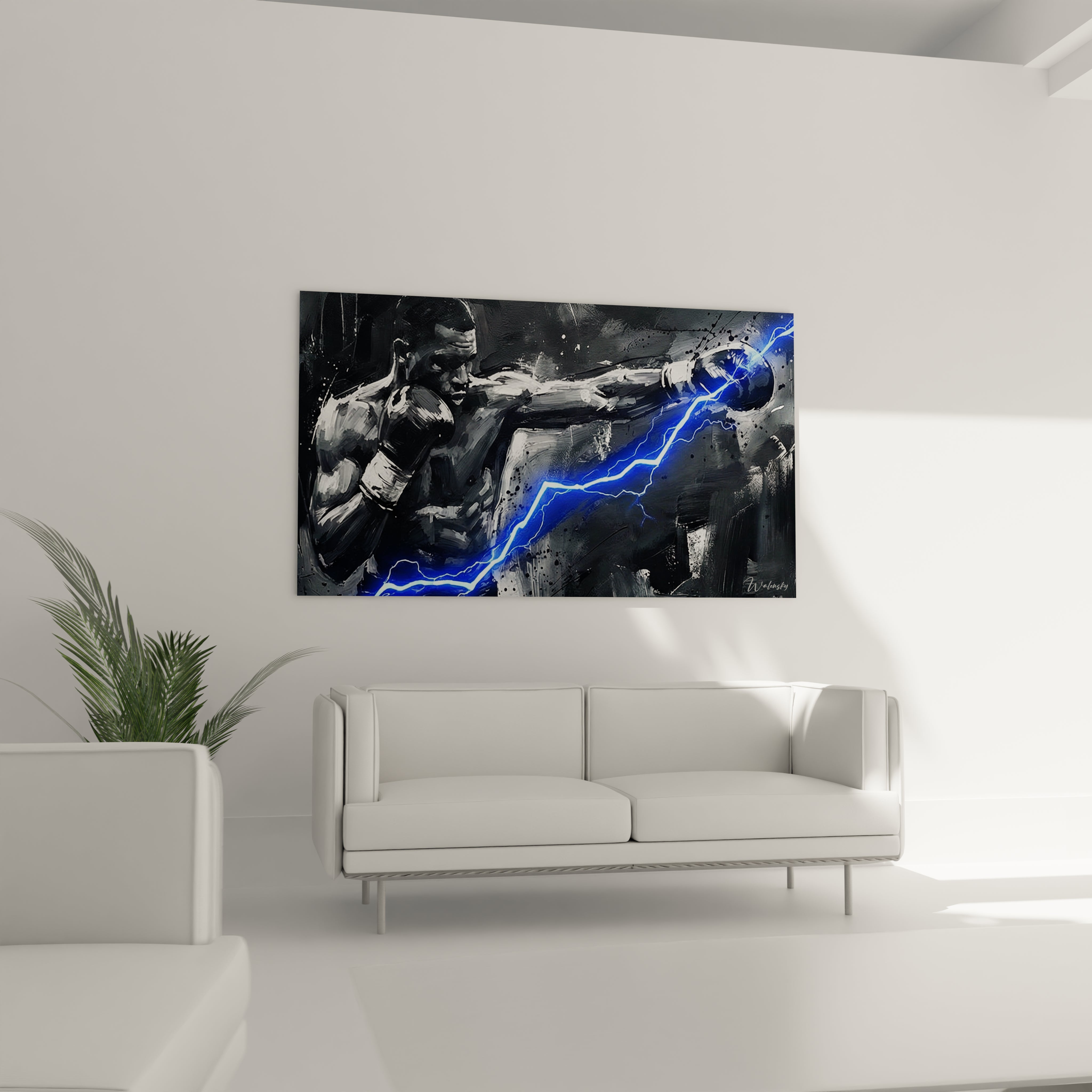 Geste du boxeur figé, noir profond et éclair bleu électrique, au-dessus d'un canapé dans un salon lumineux