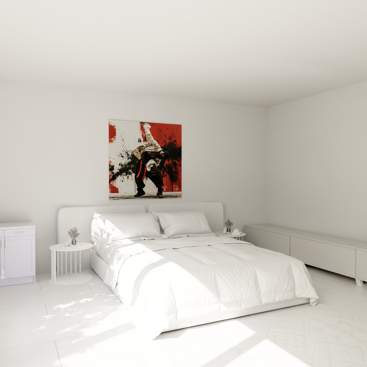Silhouette penchée en équilibre, ruban rouge et pantalon noir, au-dessus d'un lit dans une chambre claire