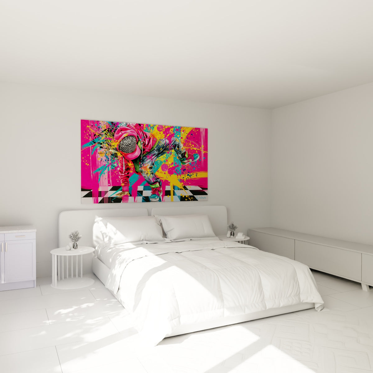 Figure acrobatique breakdance rose et turquoise au-dessus d'un lit dans une chambre claire