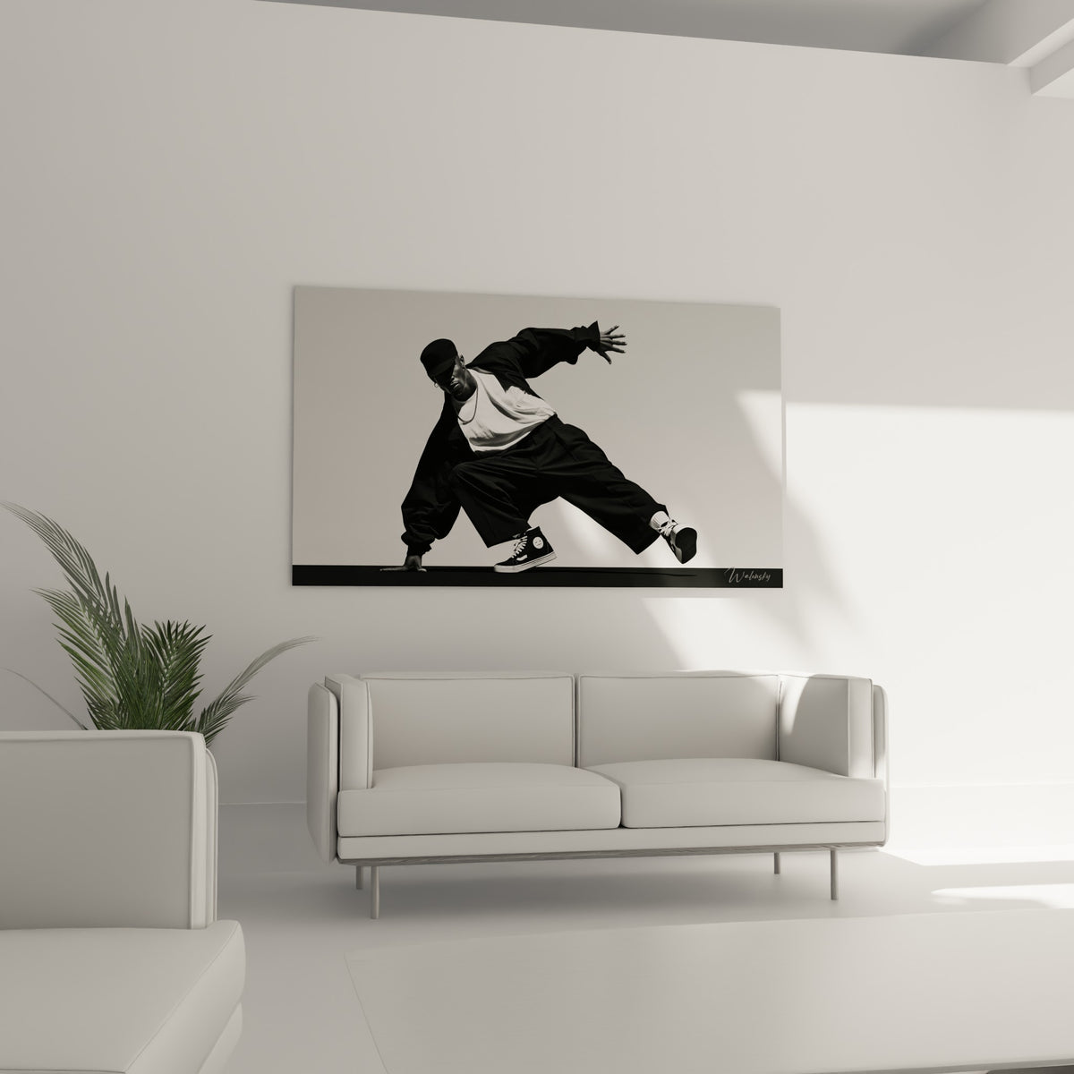 Silhouette Breakdance en mouvement, contrastes noir et gris, au-dessus d'un canapé dans un salon lumineux