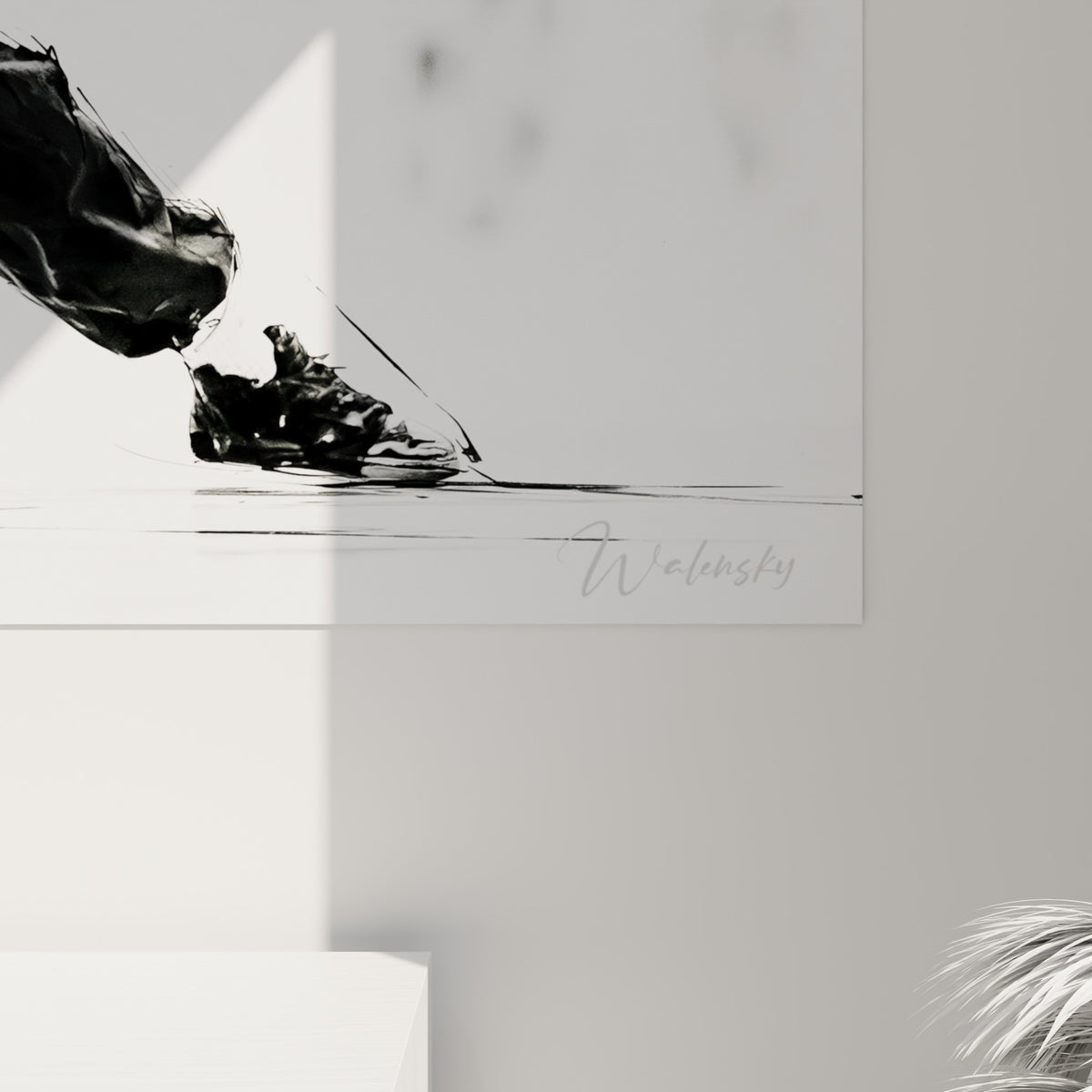 Grain de l'encre noire et coulures fines du tableau breakdance visibles de près sur la toile blanche