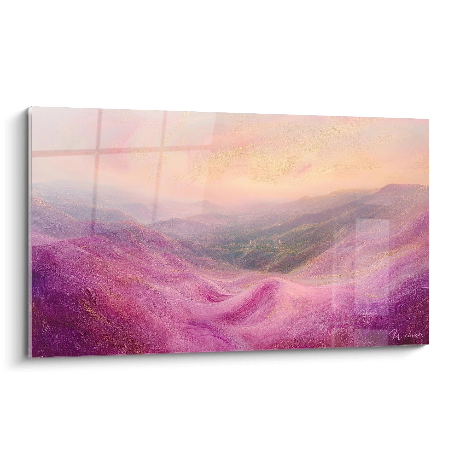 Un tableau paysage représentant une vallée montagneuse aux teintes violettes et roses dominant le premier plan, s'ouvrant sur un horizon doré avec une brume légère, créant une atmosphère onirique avec des textures ondulantes et fluides.