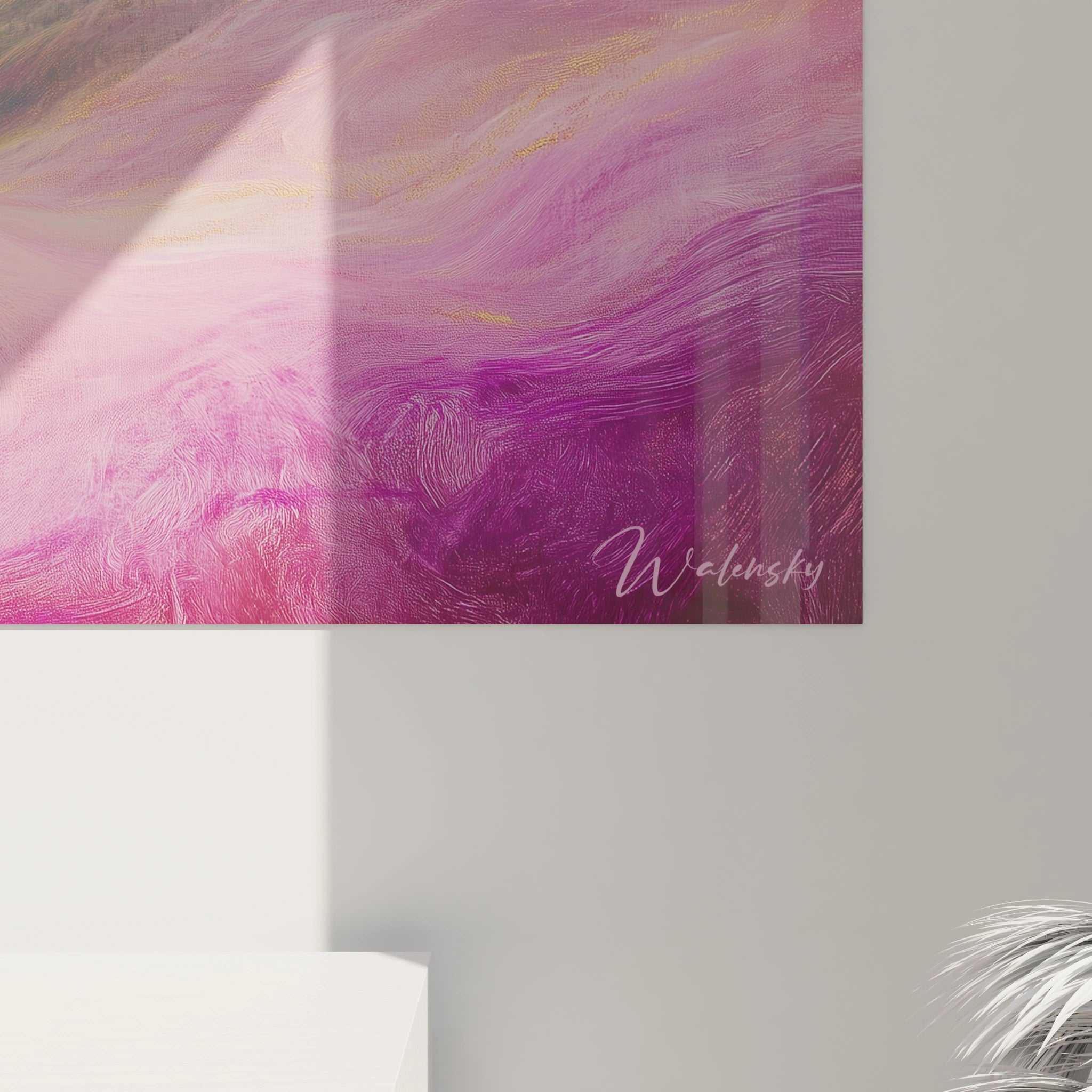 Un tableau paysage panoramique présentant des collines ondulantes aux teintes violet profond et rose pâle, s'étendant vers un horizon lumineux orangé, offrant une perspective aérienne avec des transitions de couleurs douces et des textures lisses et mouvementées.