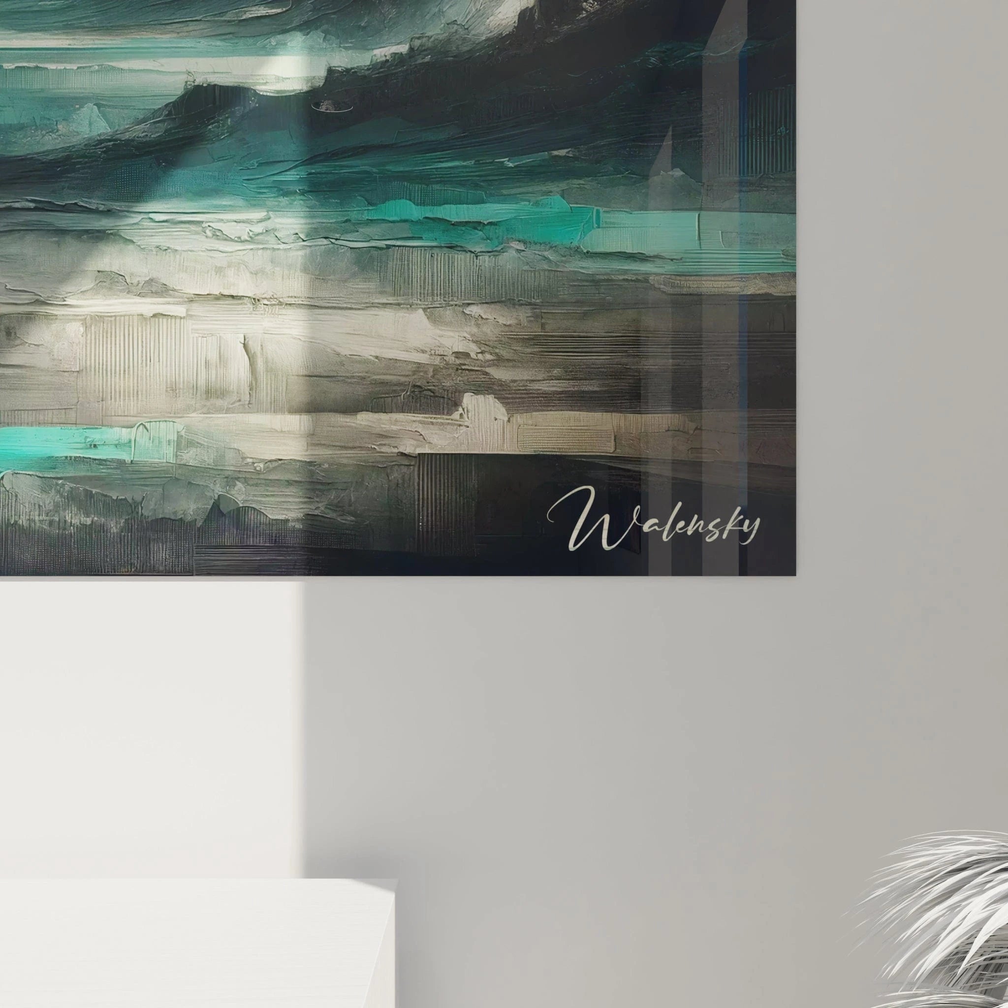 Un tableau abstrait structuré en plans horizontaux évoquant une étendue d’eau, dans une palette de turquoise, beige clair et noir profond, avec des textures de peinture marquée et linéaire.