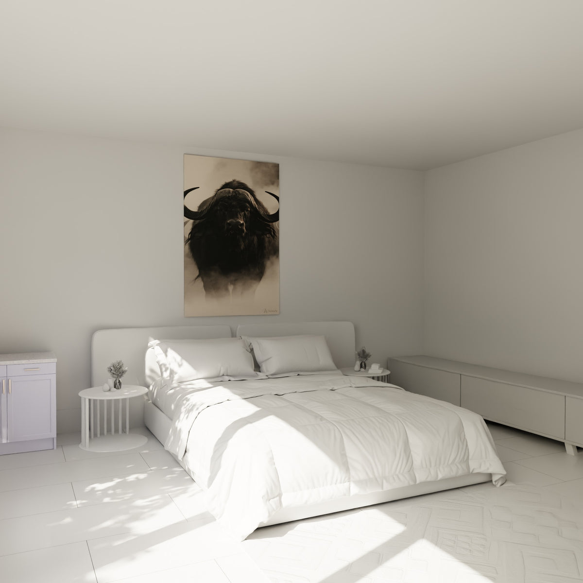 Regard intense du buffle noir et sépia au-dessus d'un lit dans une chambre claire