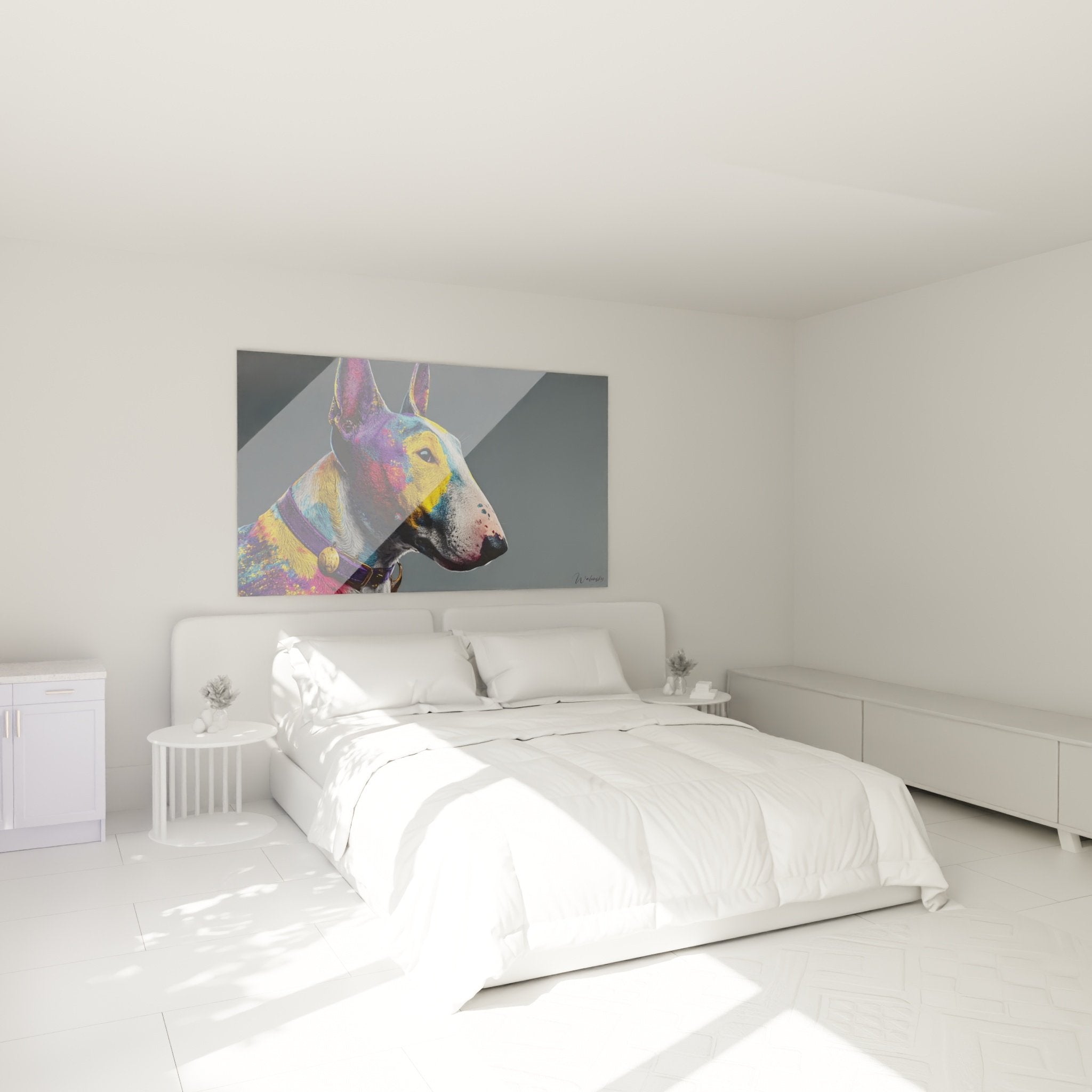 Farbiges dekoratives Bull Terrier Gemälde im modernen Schlafzimmer, weiße Wand, zeitgenössische Atmosphäre
